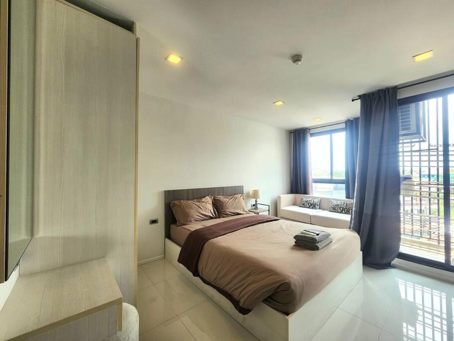 Beautiful In Town Apartment