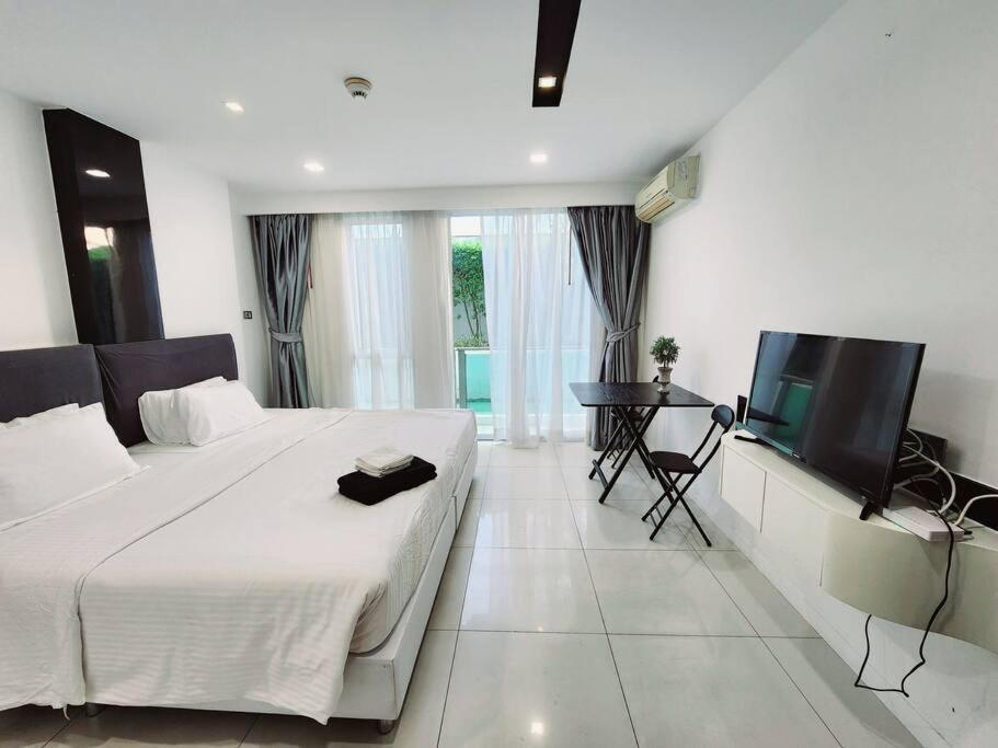 In The Heart Of Apartment Pattaya