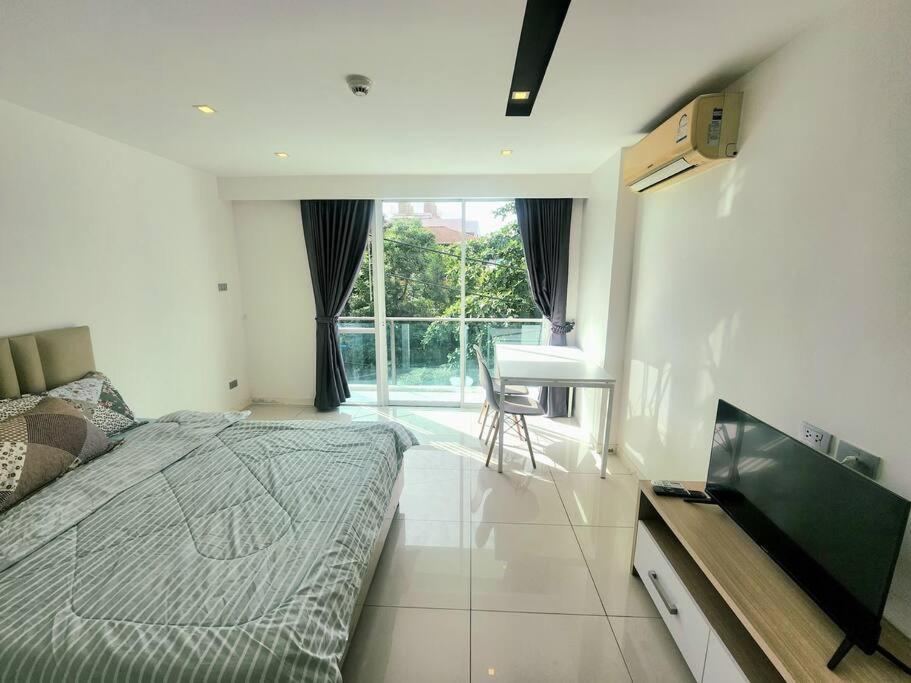 Lovely In Town Apartment Pattaya