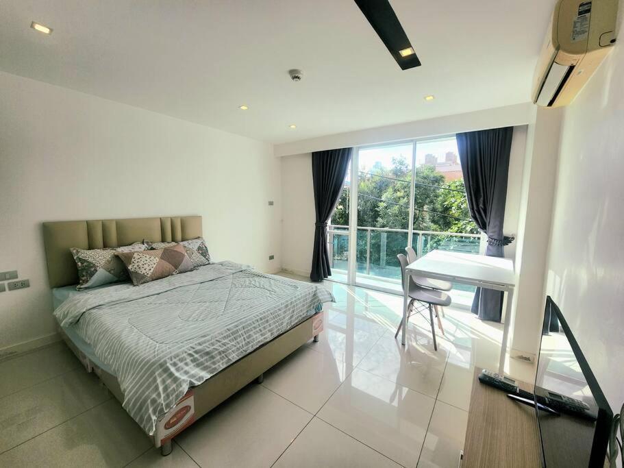 Lovely In Town Apartment *
