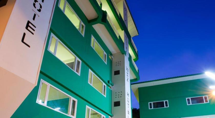 Wiz Hotel 3*