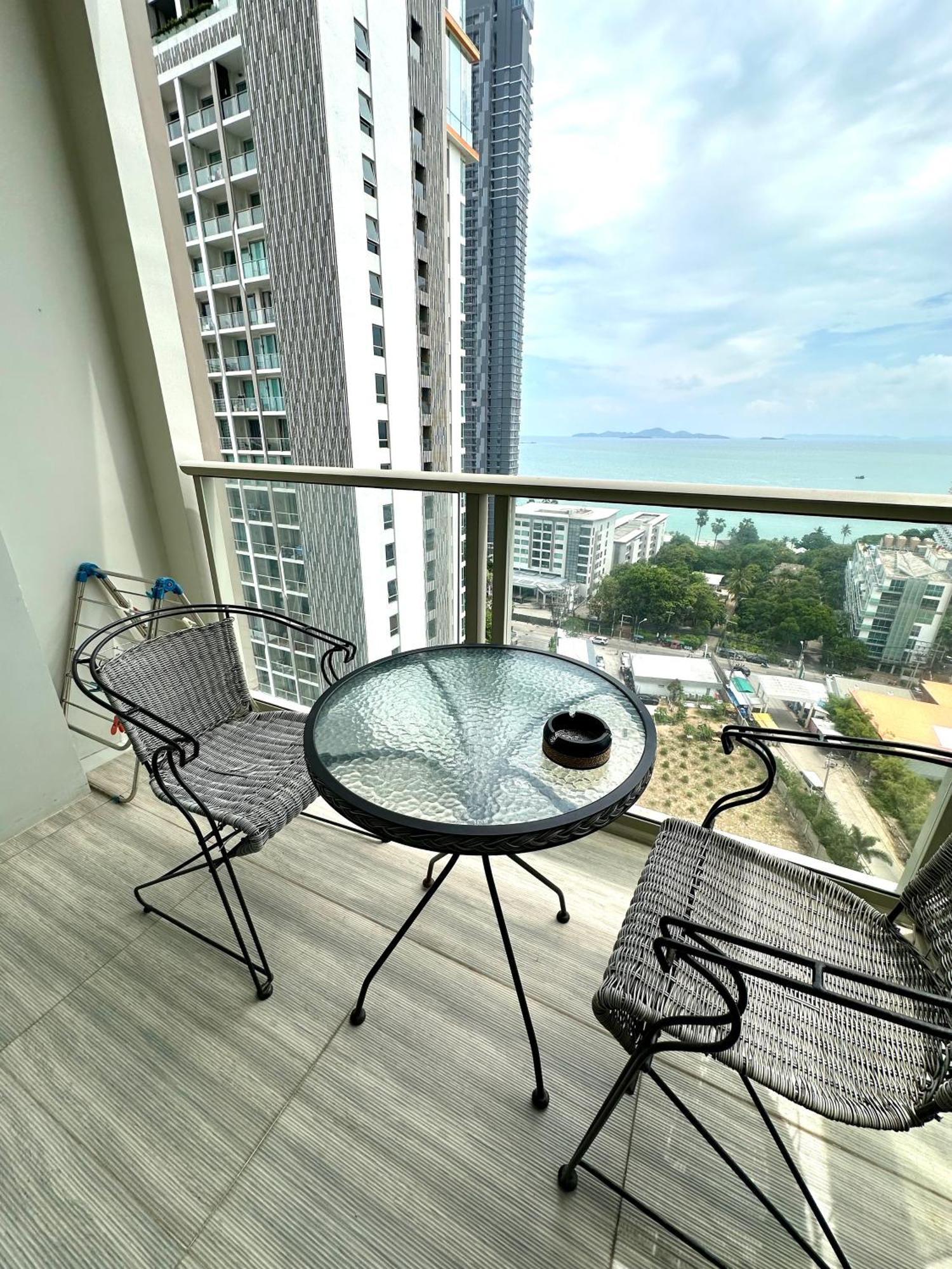 Apartment Riviera Wongamat Pattaya