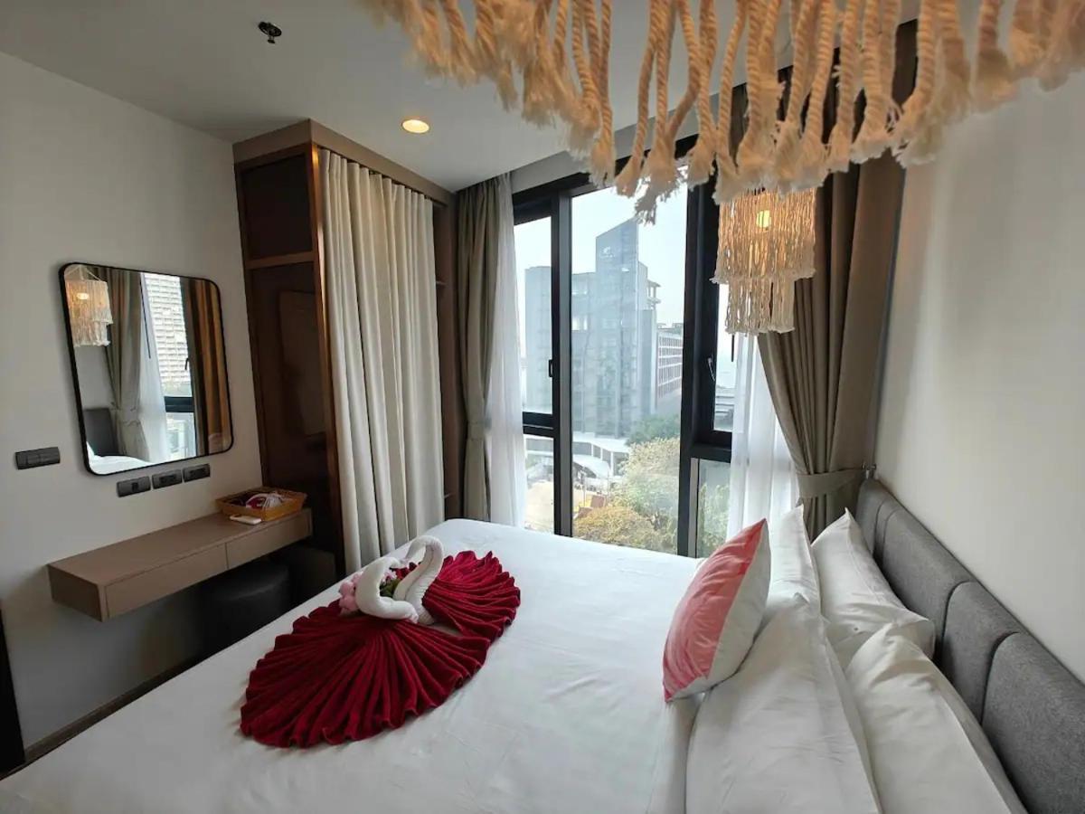Apartment Newest!& Rare 2bdrms Ocean Facing Balcony #ef24014 Pattaya