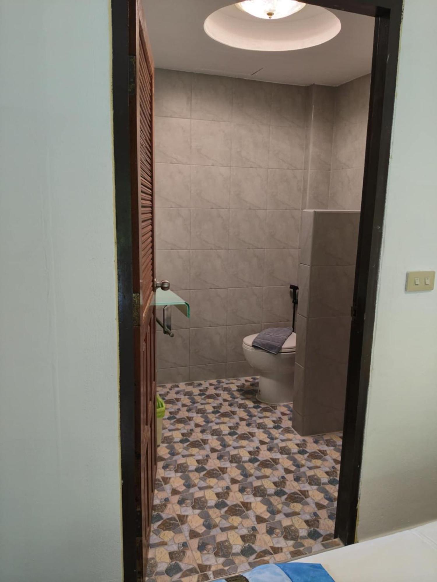 Phratamnak - 100 Meter From Apartment