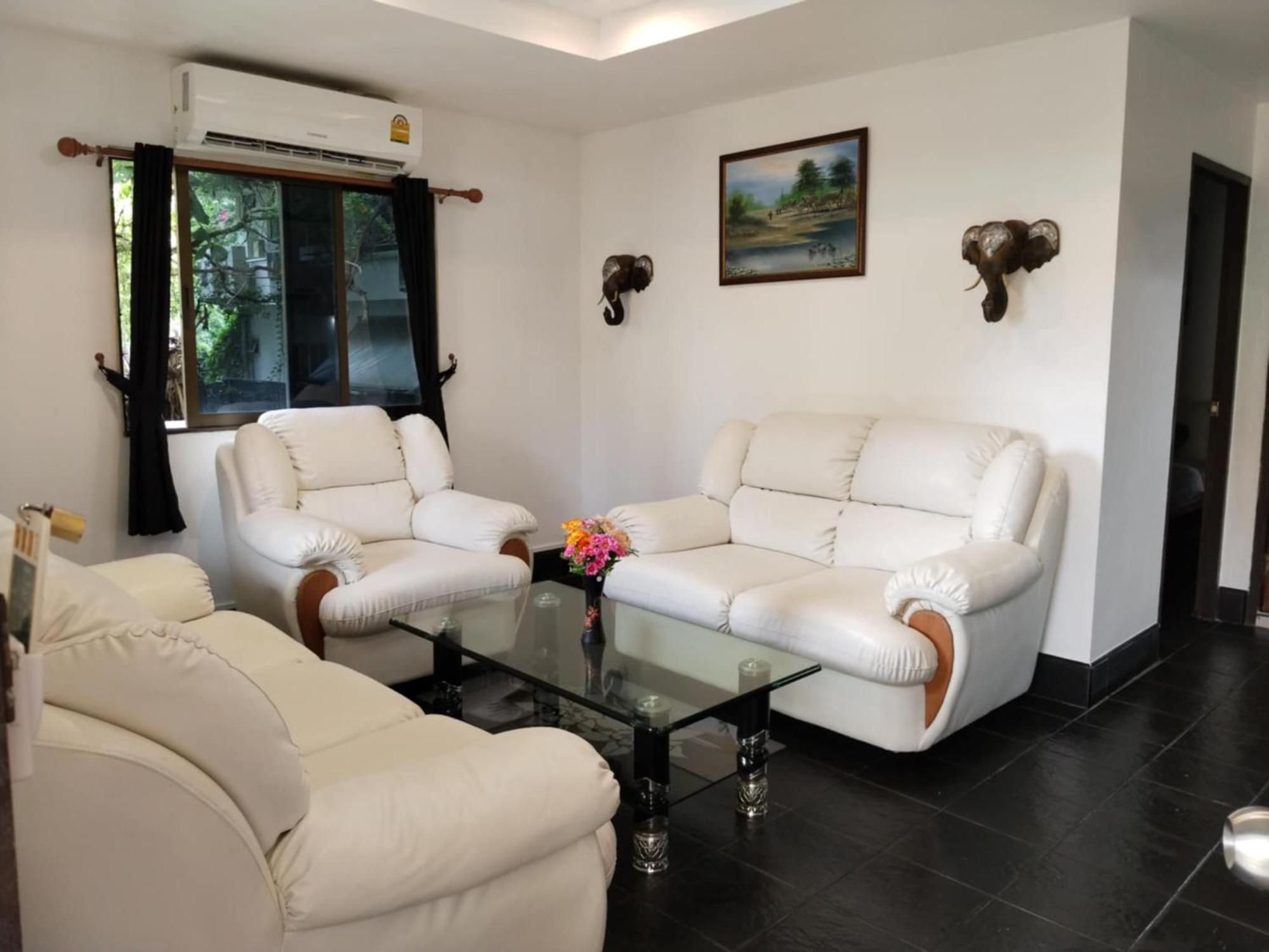 Apartment Phratamnak - 100 Meter From