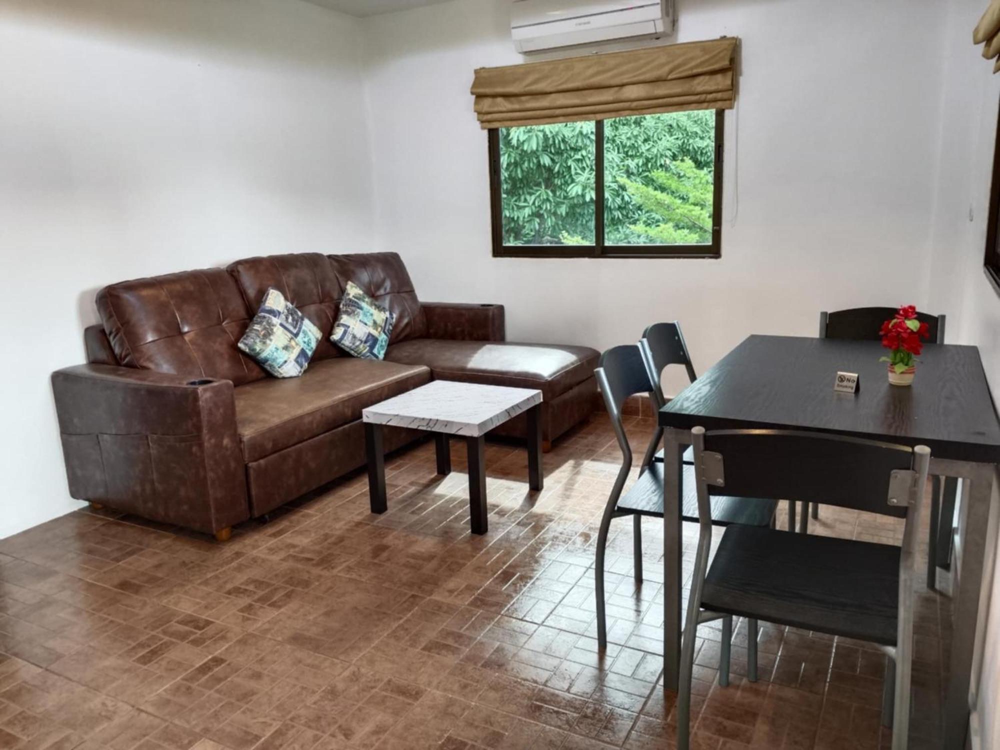 Phratamnak - 100 Meter From Apartment Pattaya