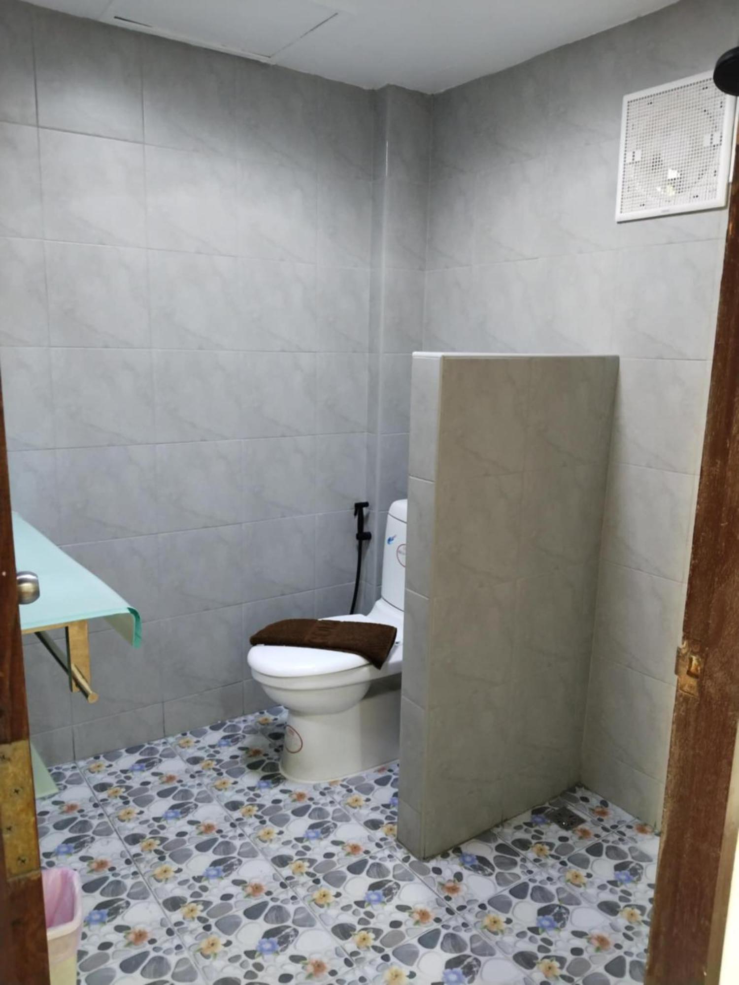 Phratamnak - 100 Meter From Apartment