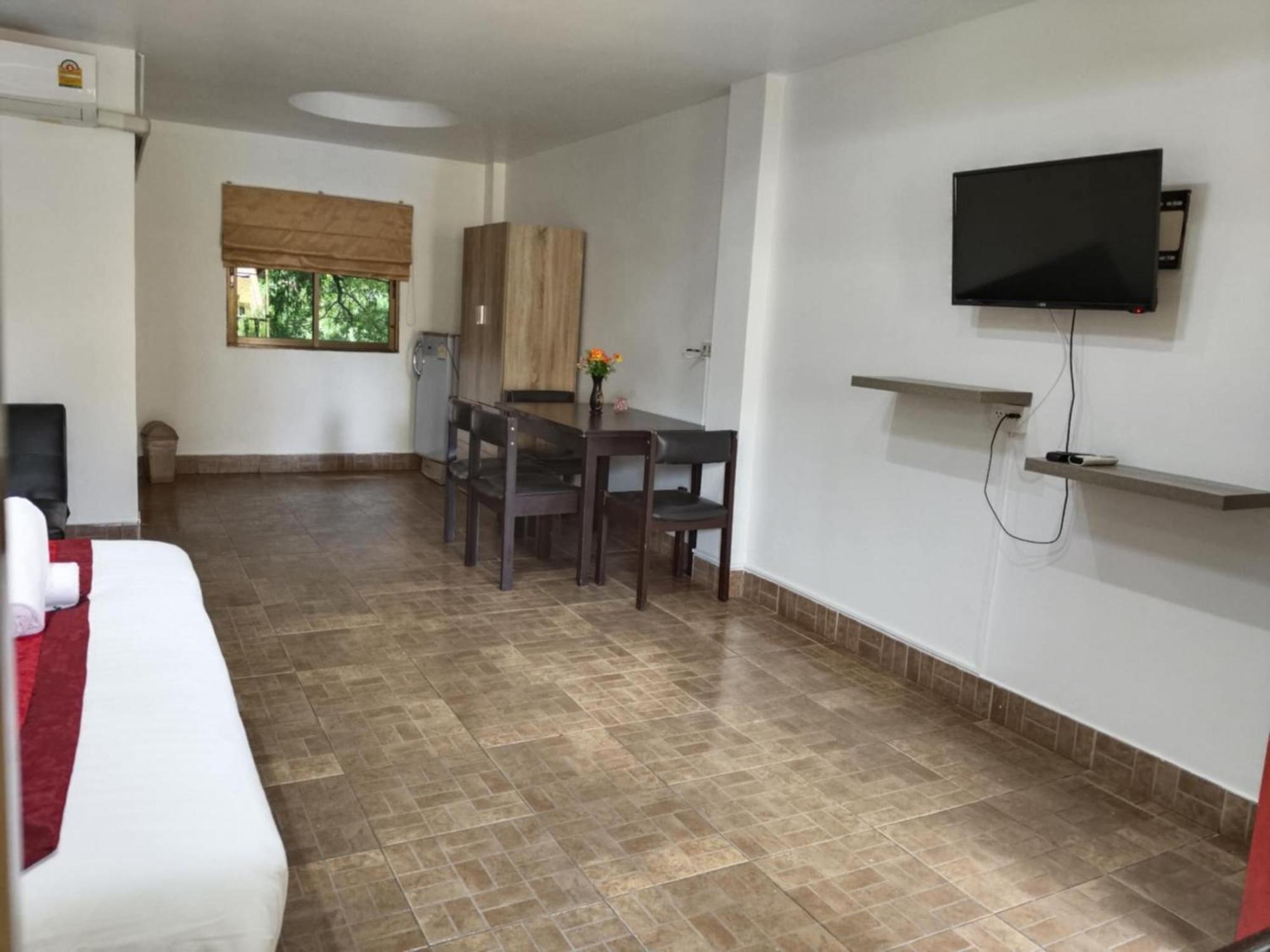 Phratamnak - 100 Meter From Apartment Pattaya