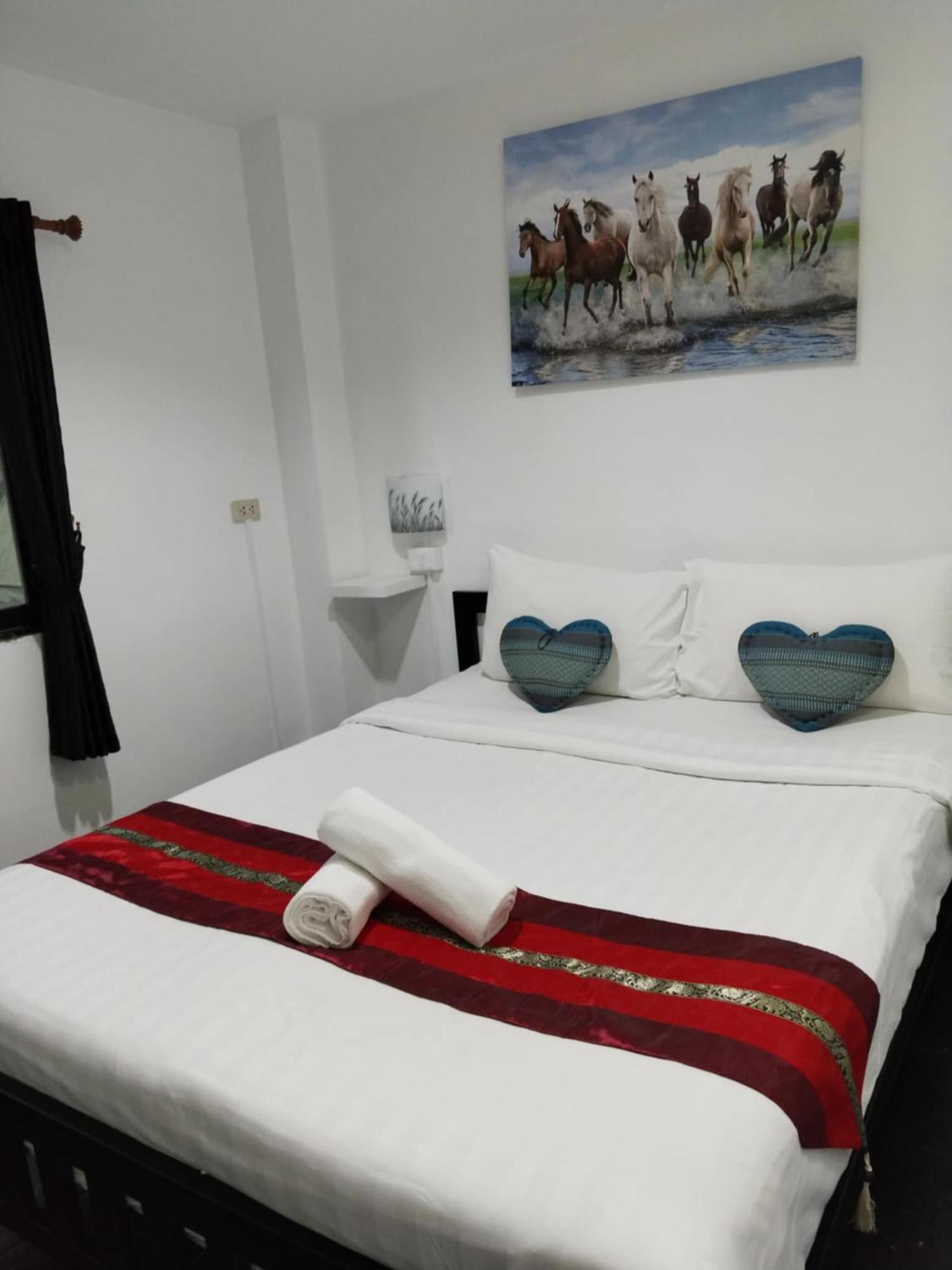 Guest house Phratamnak & - 100 Mtr From The Pattaya