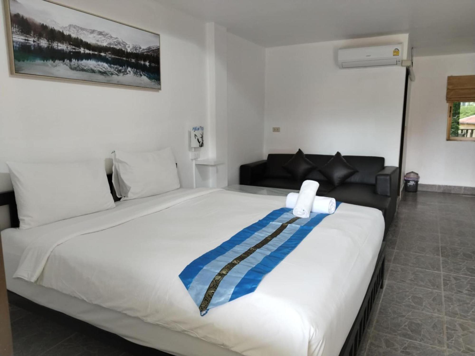 Phratamnak - 100 Mtr From The Beach Pattaya