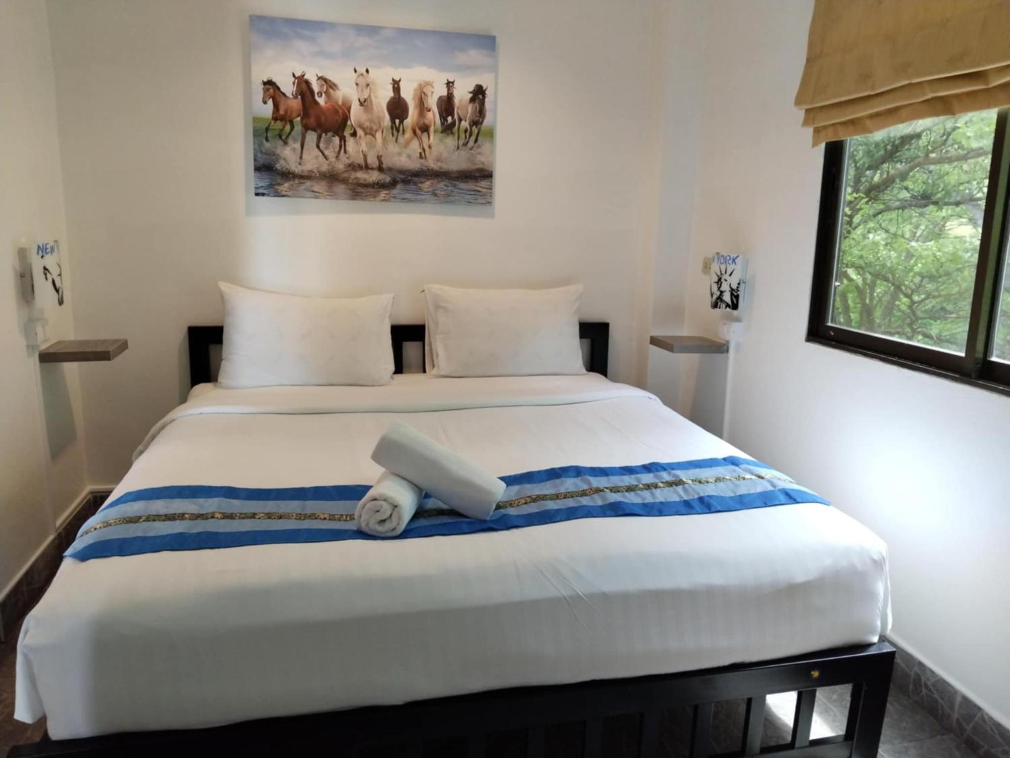 Phratamnak - 100 Mtr From The Beach * Pattaya
