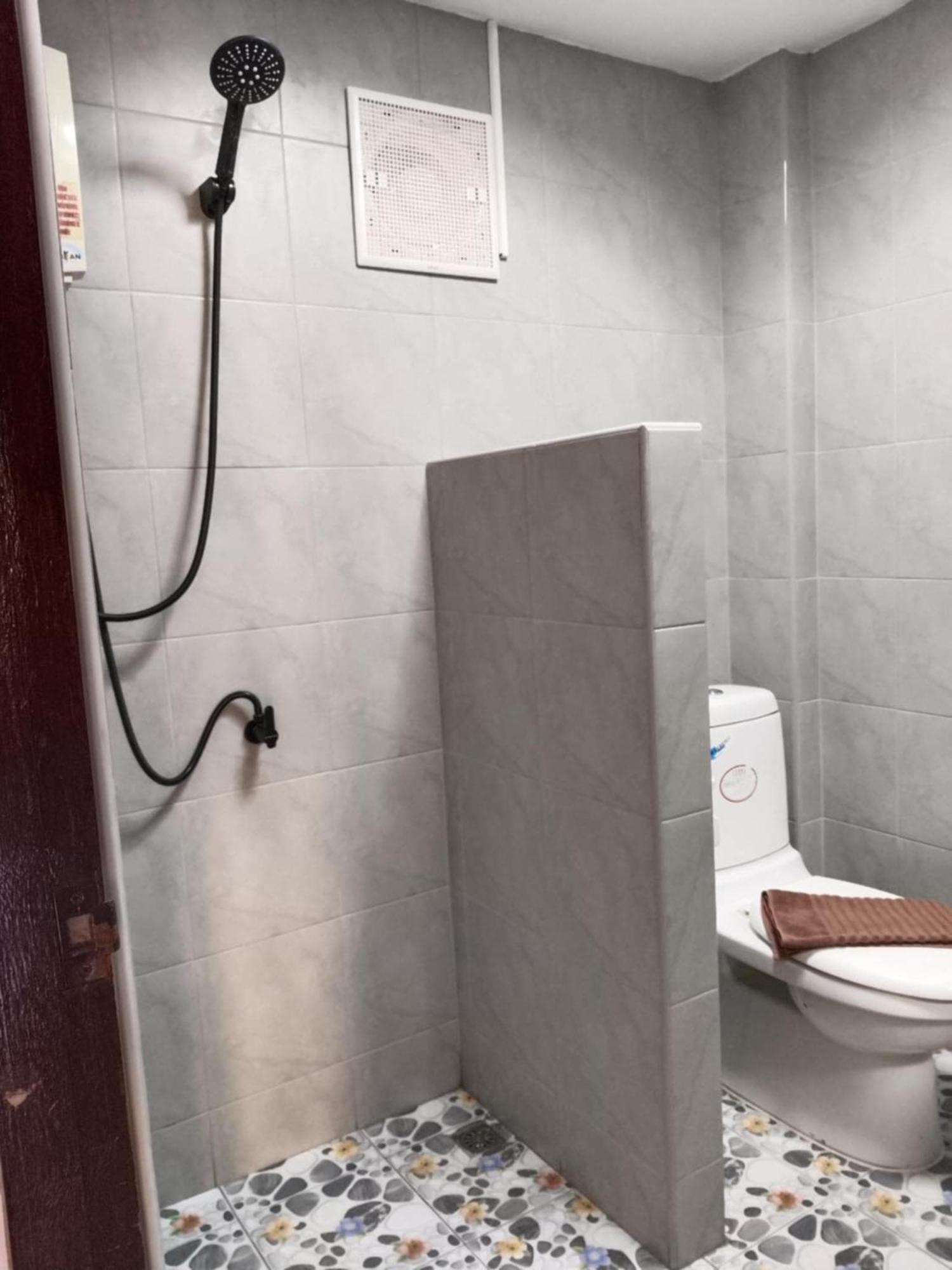 Guest house Phratamnak & - 100 Mtr From The Pattaya