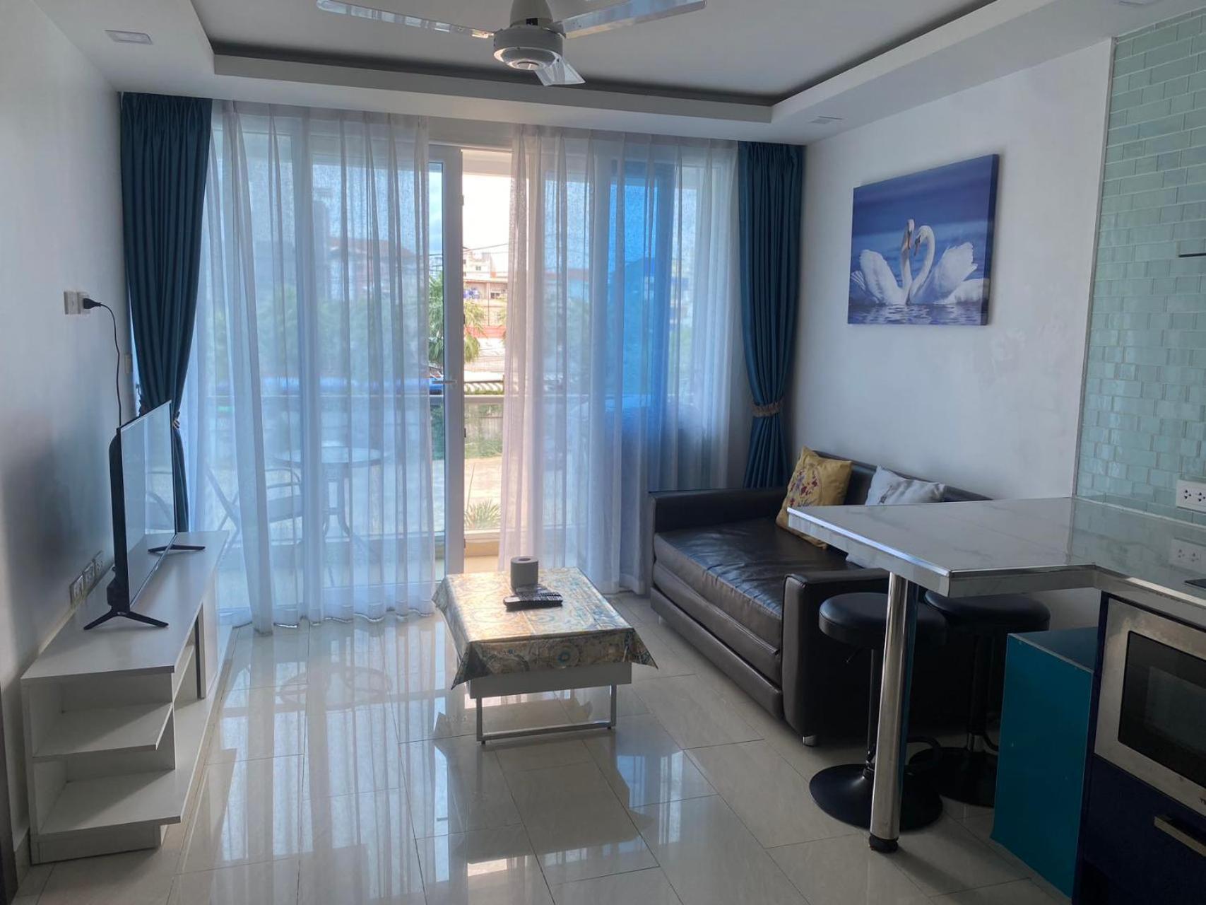 Grand Avenue 2bedr 2bathr 38and38 Sqm 2rooms Together Poor View Or City View Apartment