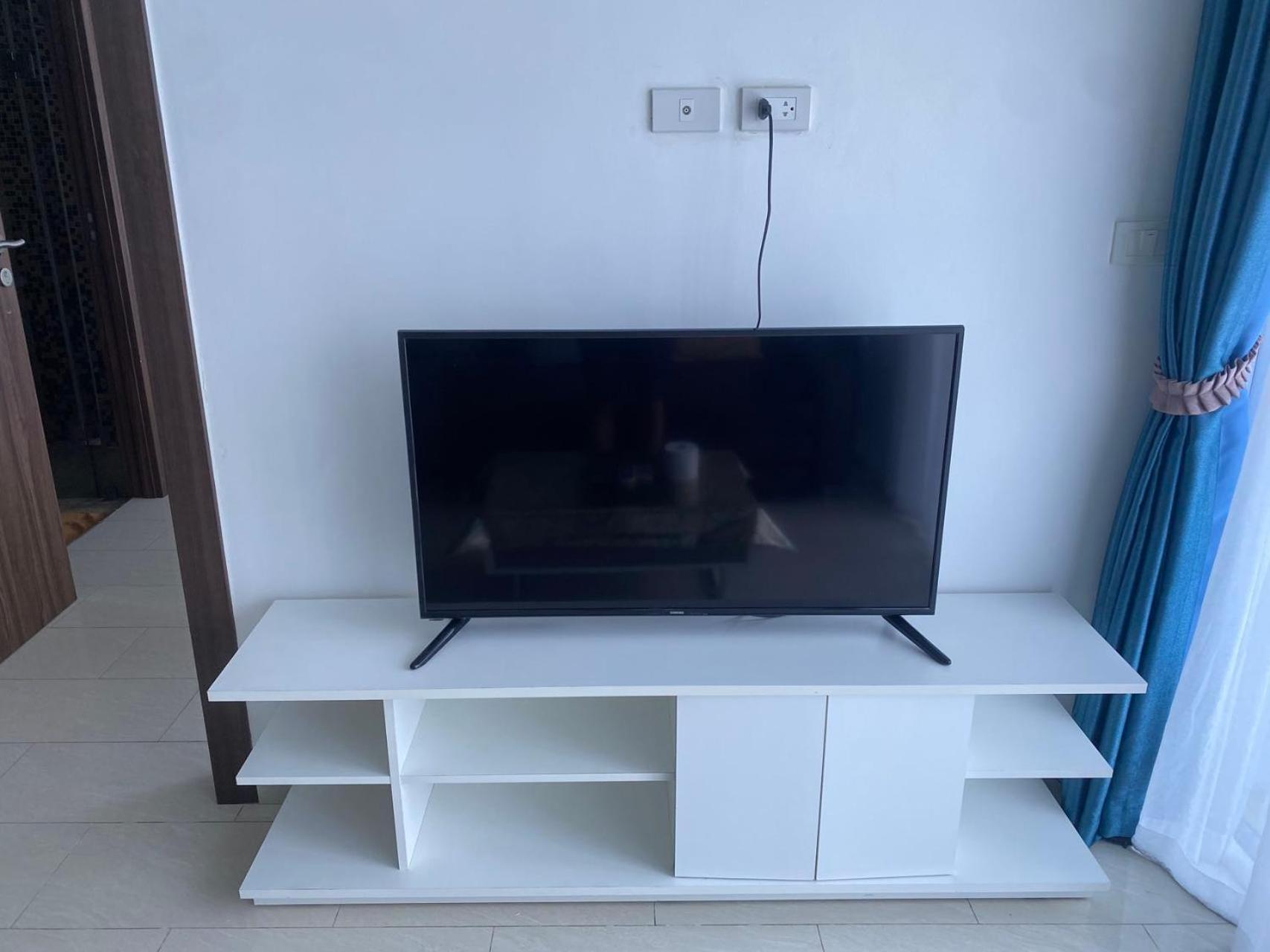 Grand Avenue 2bedr 2bathr 38and38 Sqm 2rooms Together Poor View Or City View Apartment Pattaya