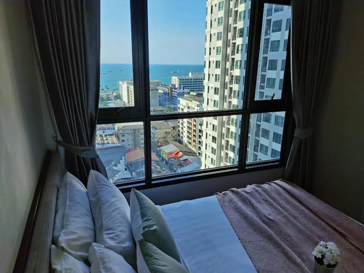 อพาร์ทเม้น Downtown Lux Fun Sea View Rooftop Pool #ta31317