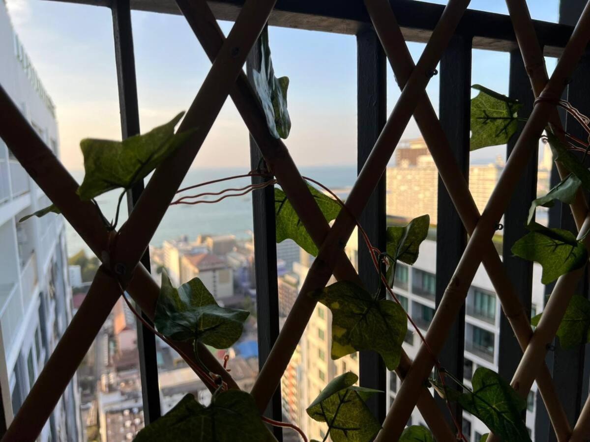Downtown Lux Fun Sea View Rooftop Pool #ta31317 อพาร์ทเม้น Pattaya