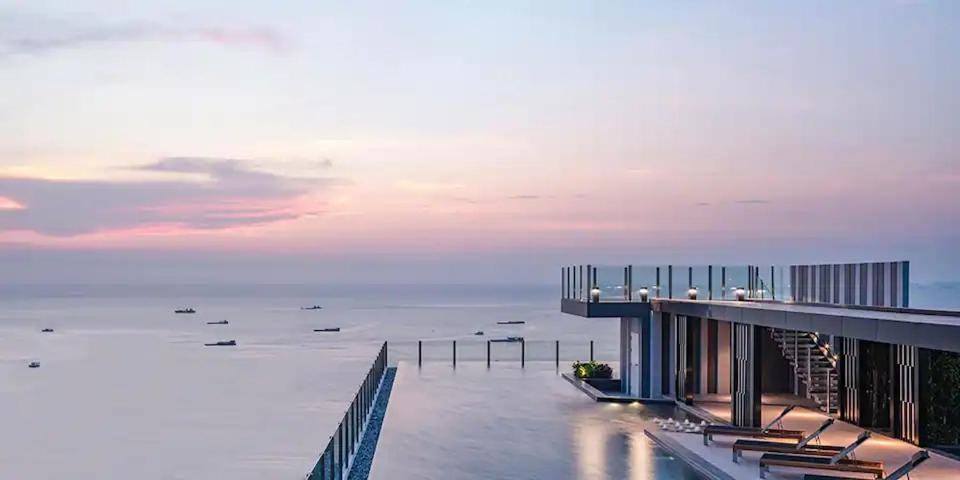 Downtown Lux Fun Sea View Rooftop Pool #ta31317 * Pattaya