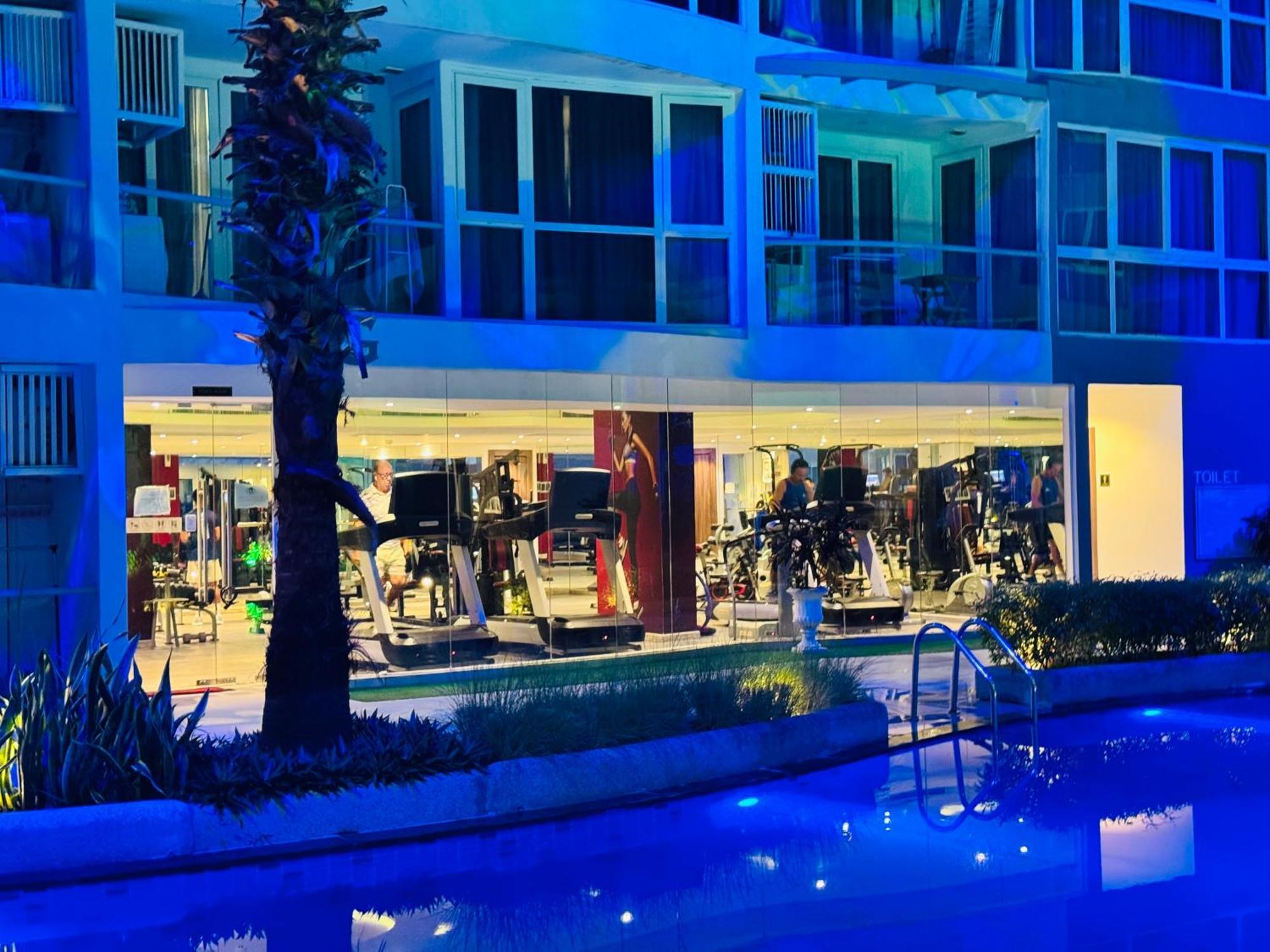 Grand Avenue 2bedr 2bathr 38and38 Sqm 2rooms Together Poor View Or City View Apartment Pattaya