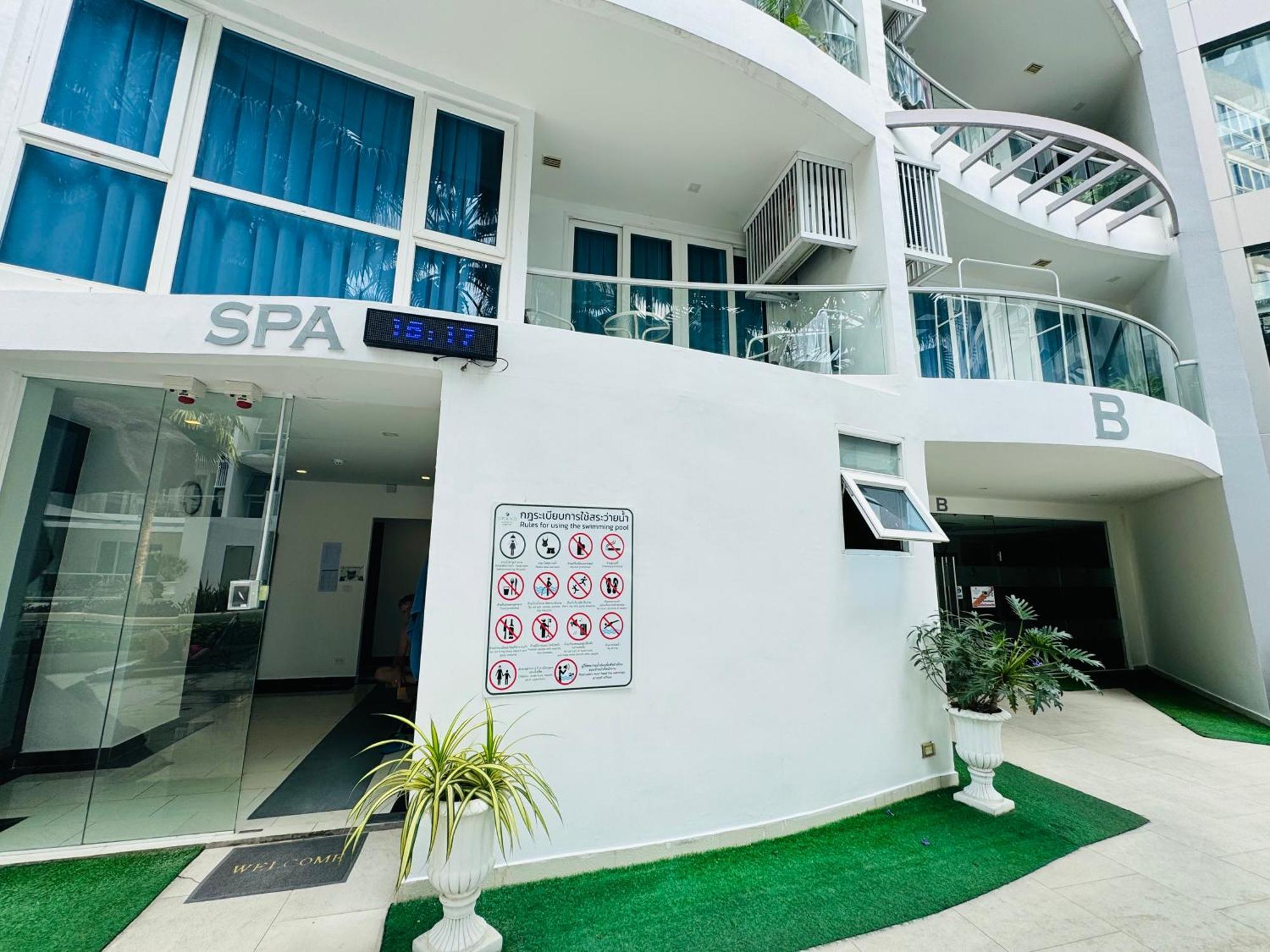 Apartment Grand Avenue 2bedr 2bathr 38and38 Sqm 2rooms Together Poor View Or City View Pattaya