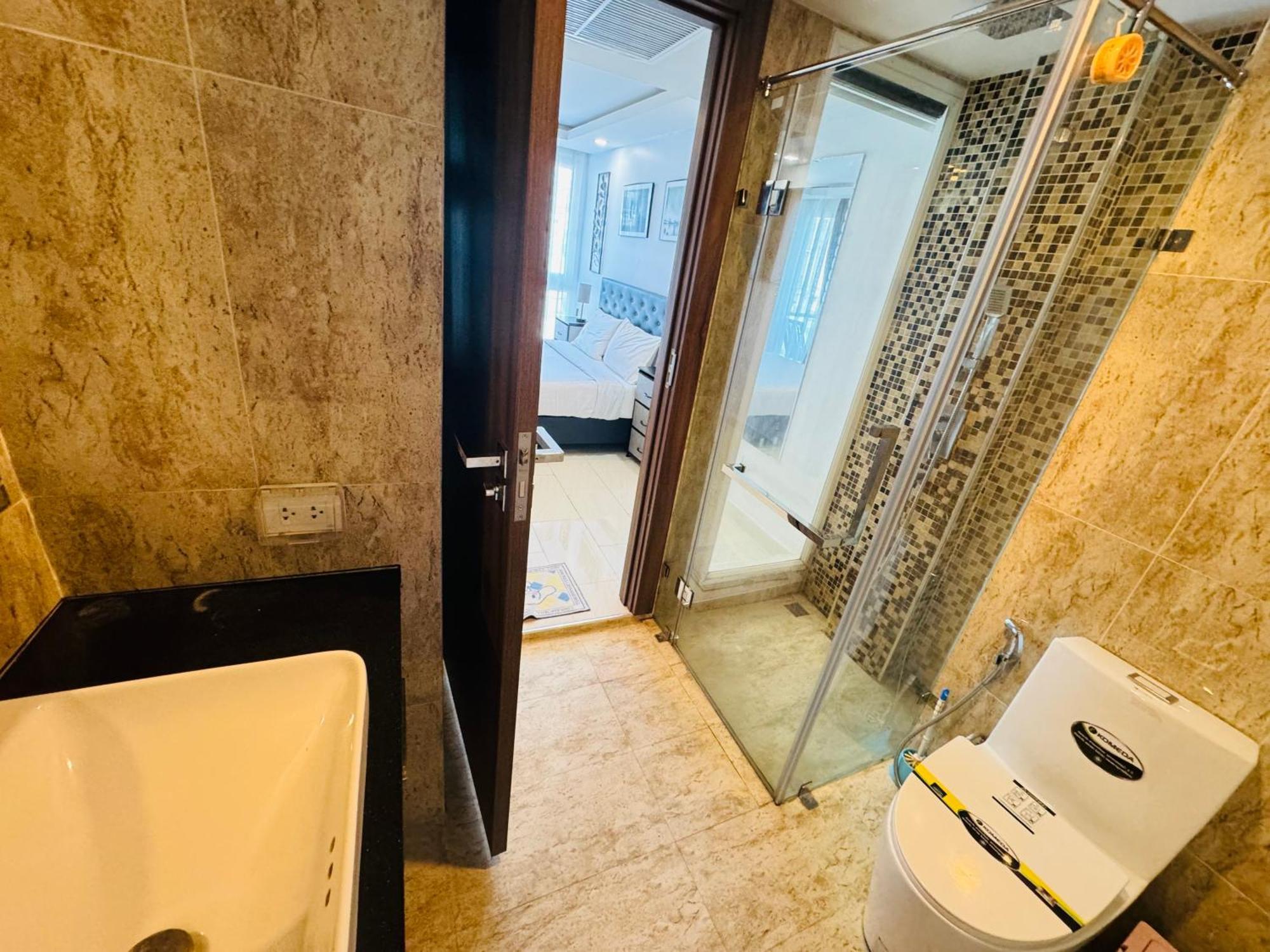 Grand Avenue 2bedr 2bathr 38and38 Sqm 2rooms Together Poor View Or City View * Pattaya