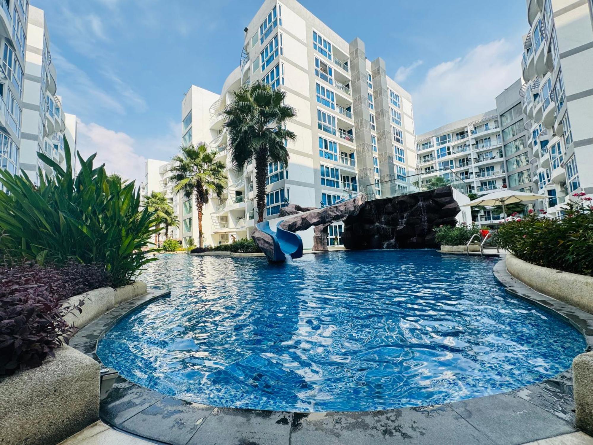 Grand Avenue 2bedr 2bathr 38and38 Sqm 2rooms Together Poor View Or City View Pattaya