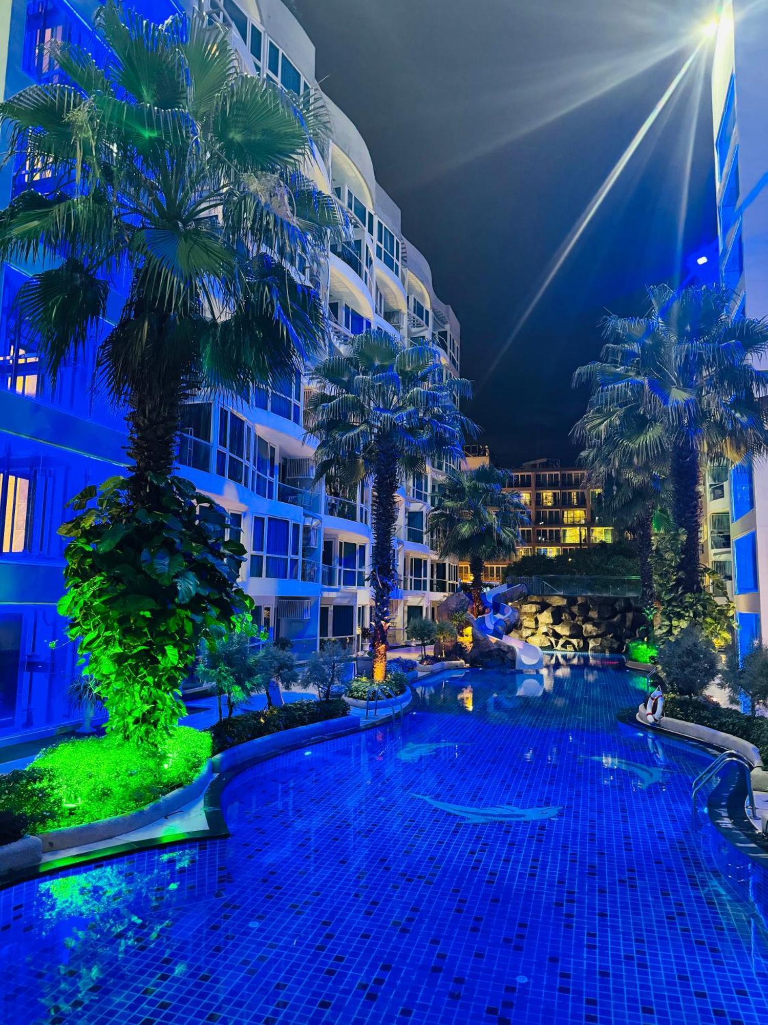 Grand Avenue 2bedr 2bathr 38and38 Sqm 2rooms Together Poor View Or City View *
