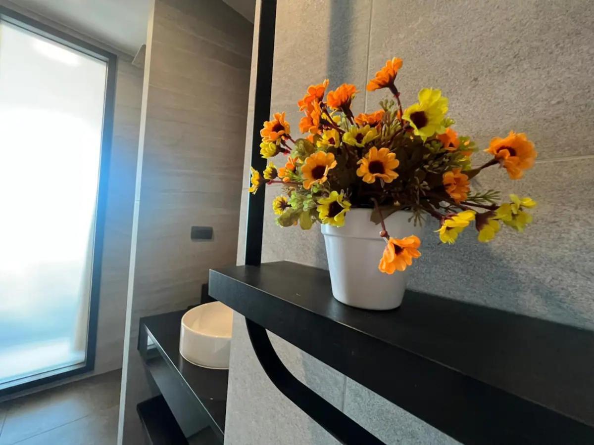 Downtown Chic Rooftop Pool #en34018 Apartment Pattaya