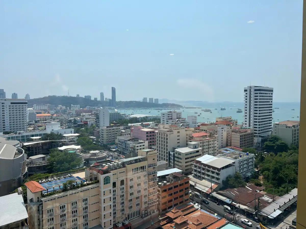 Downtown Chic Rooftop Pool #es32518 อพาร์ทเม้น Pattaya
