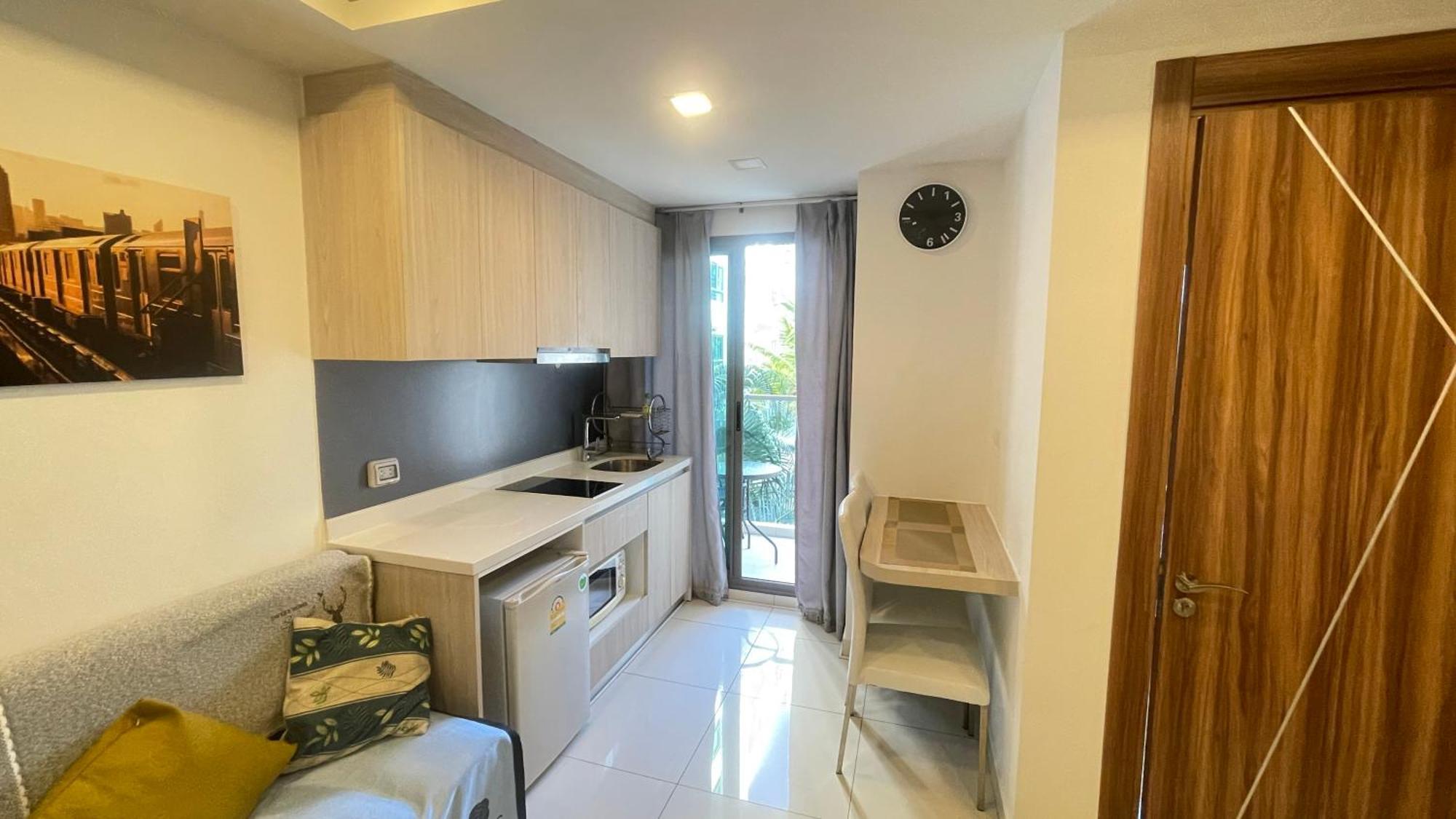 Arcadia Beach Condominium Apartment Pattaya