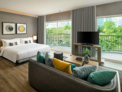 Cross Pratamnak Hotel Pattaya