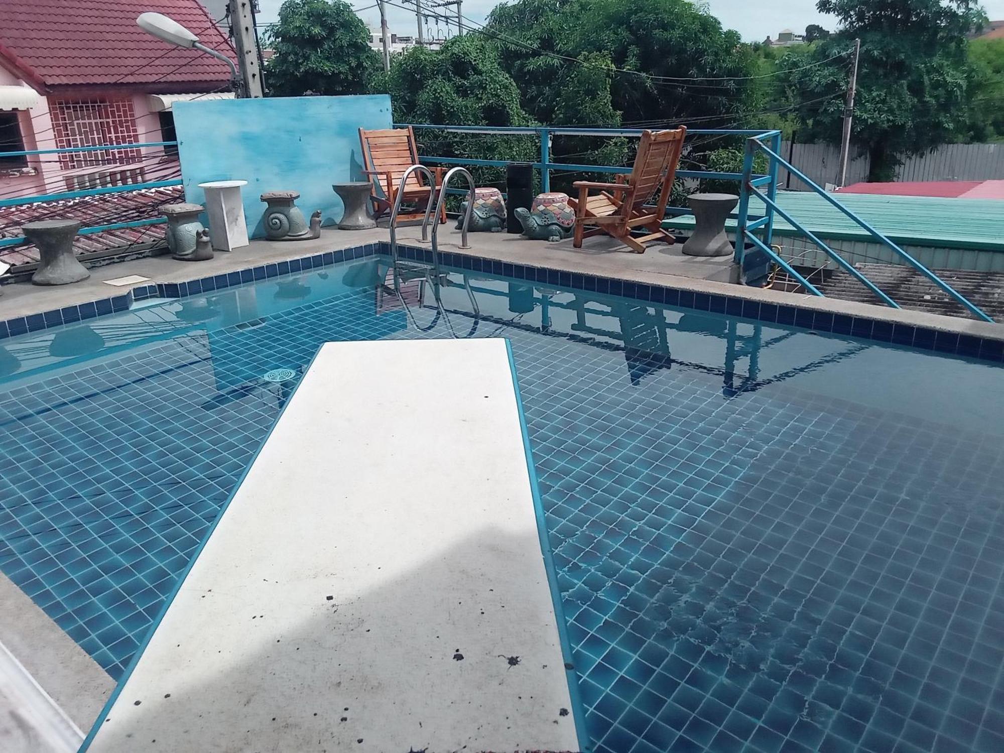 Ben & Lek Guest house 3*