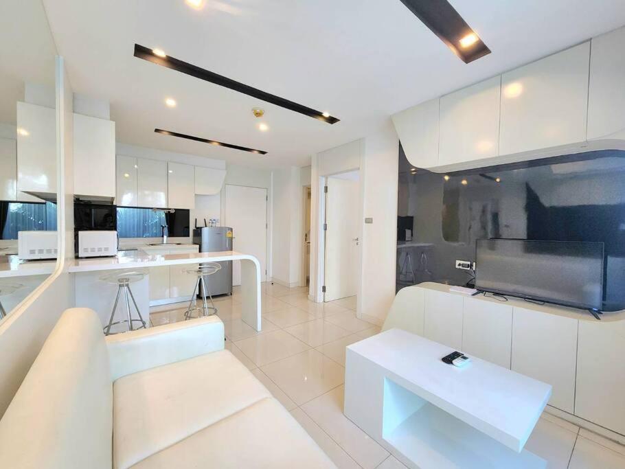 One Bedroom In Downtown