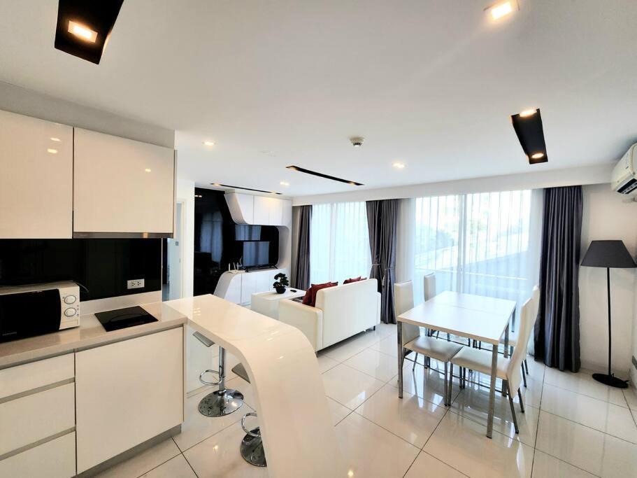 Center With Two Bedroom & Two Bathroom * Pattaya