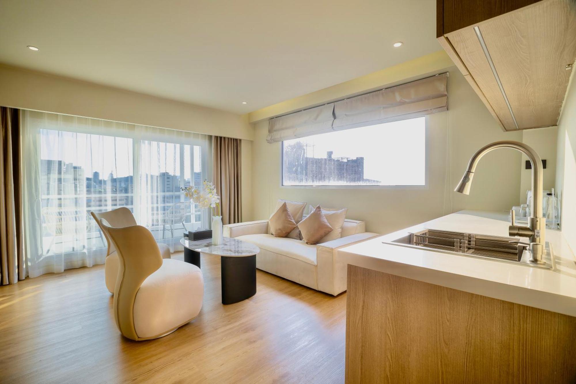 The One Bay Breeze 3*