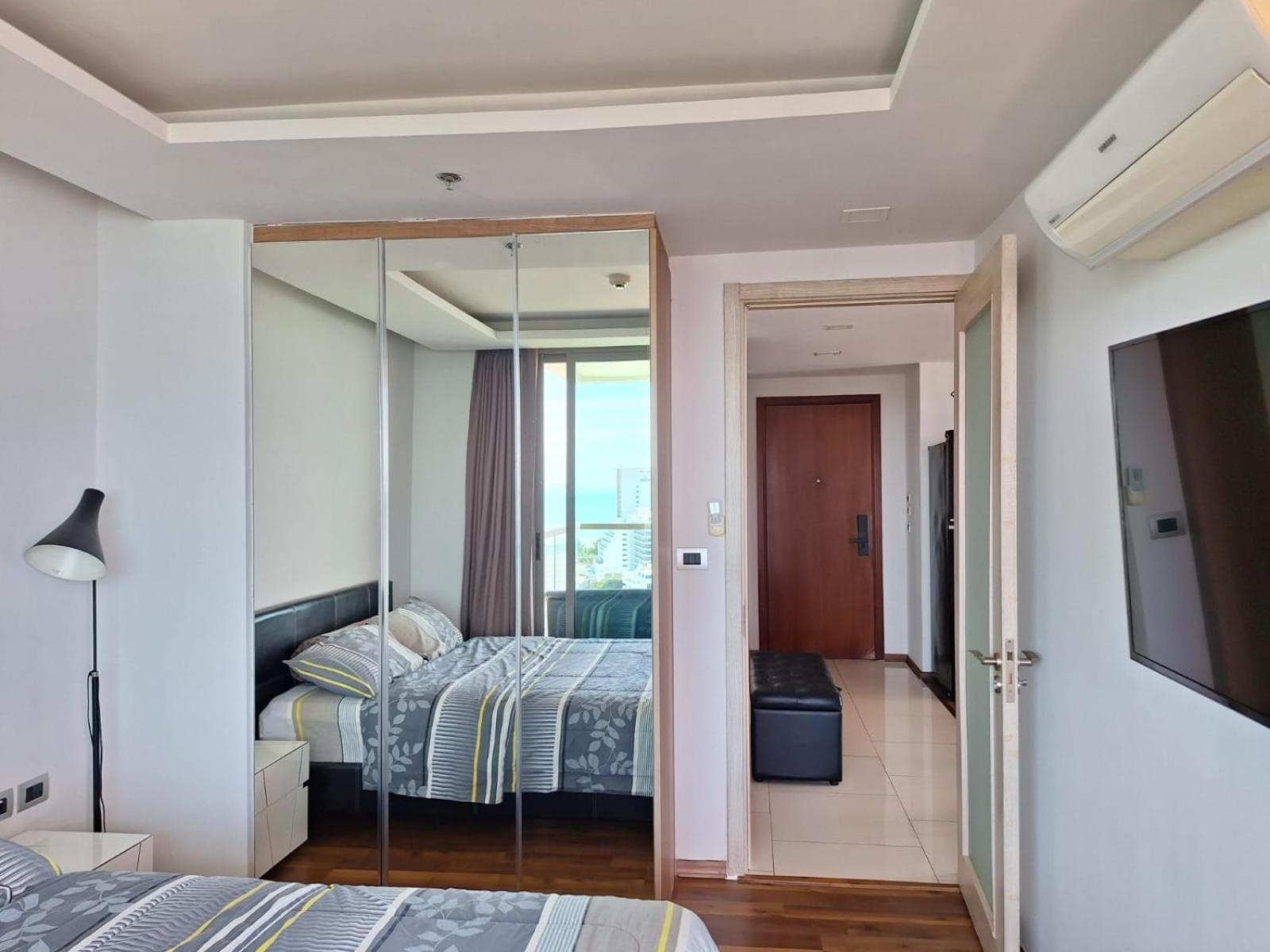 Apartment The Peak Towers Sea View *