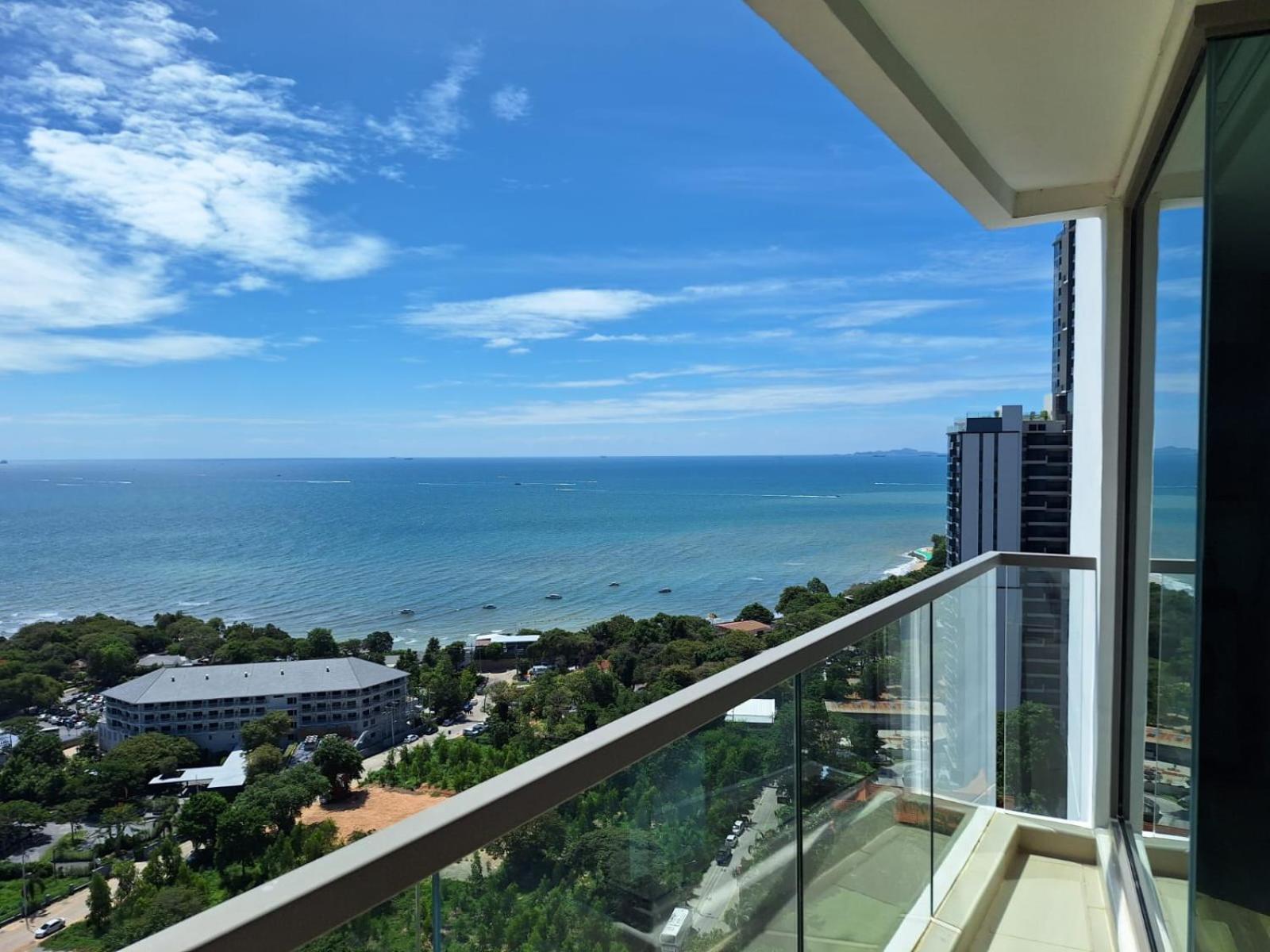 Apartment The Peak Towers Sea View Pattaya