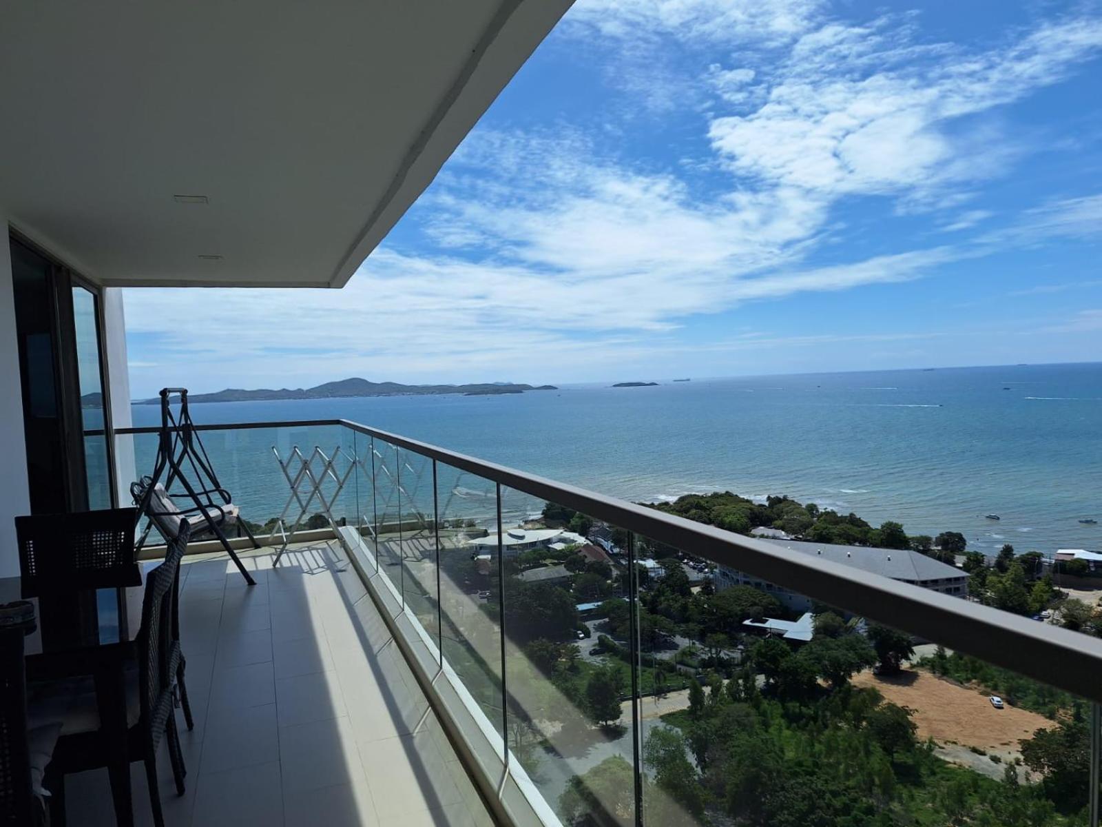 The Peak Towers Sea View Pattaya