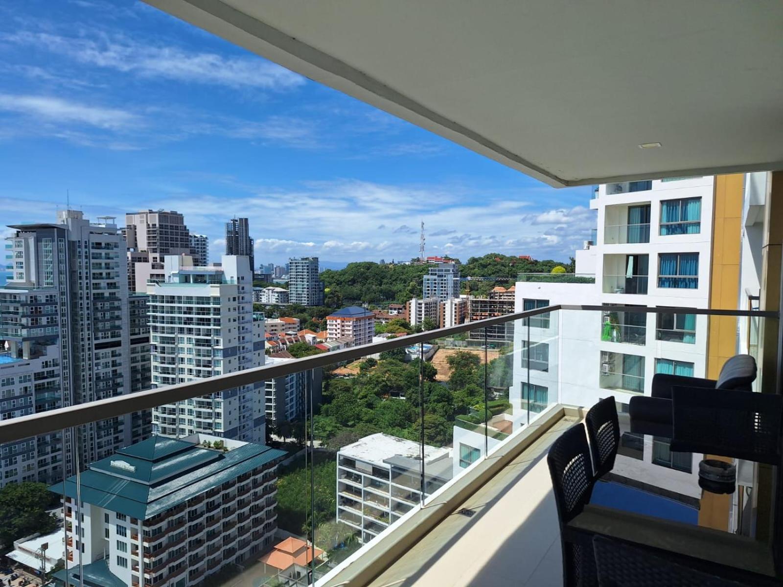 Apartment The Peak Towers Sea View Pattaya