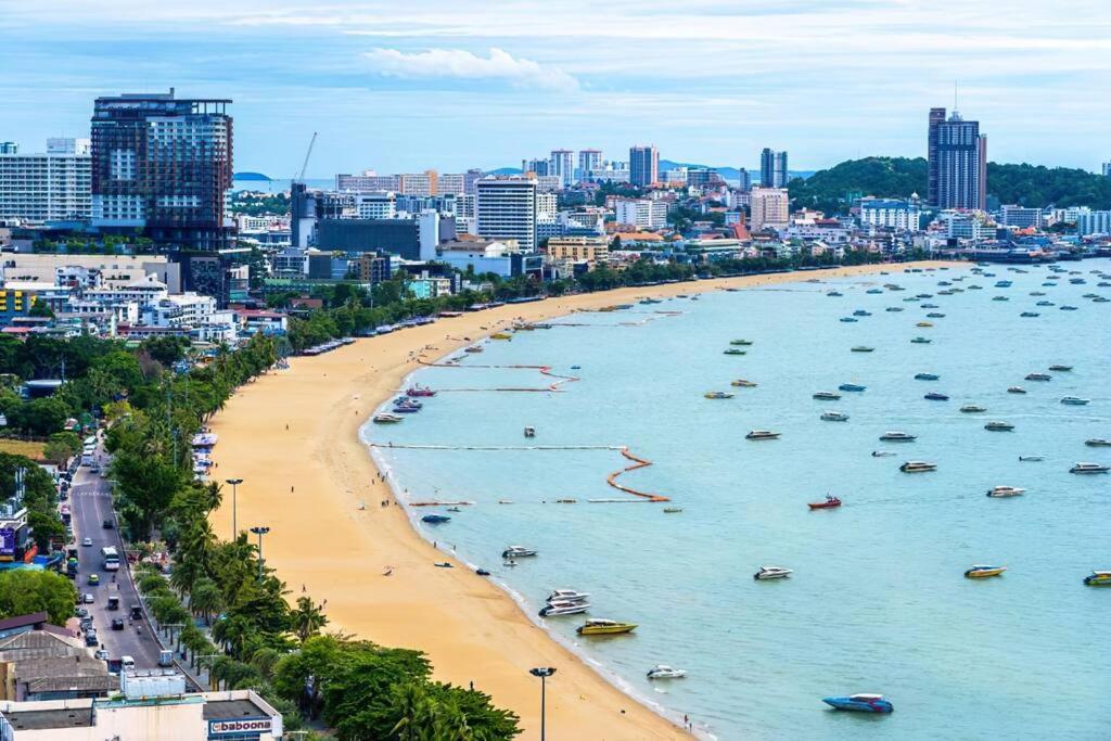 Pattaya, Location With Infinity Pool