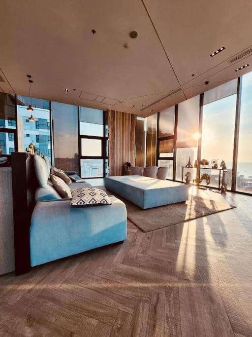 High Floor With A View * Pattaya