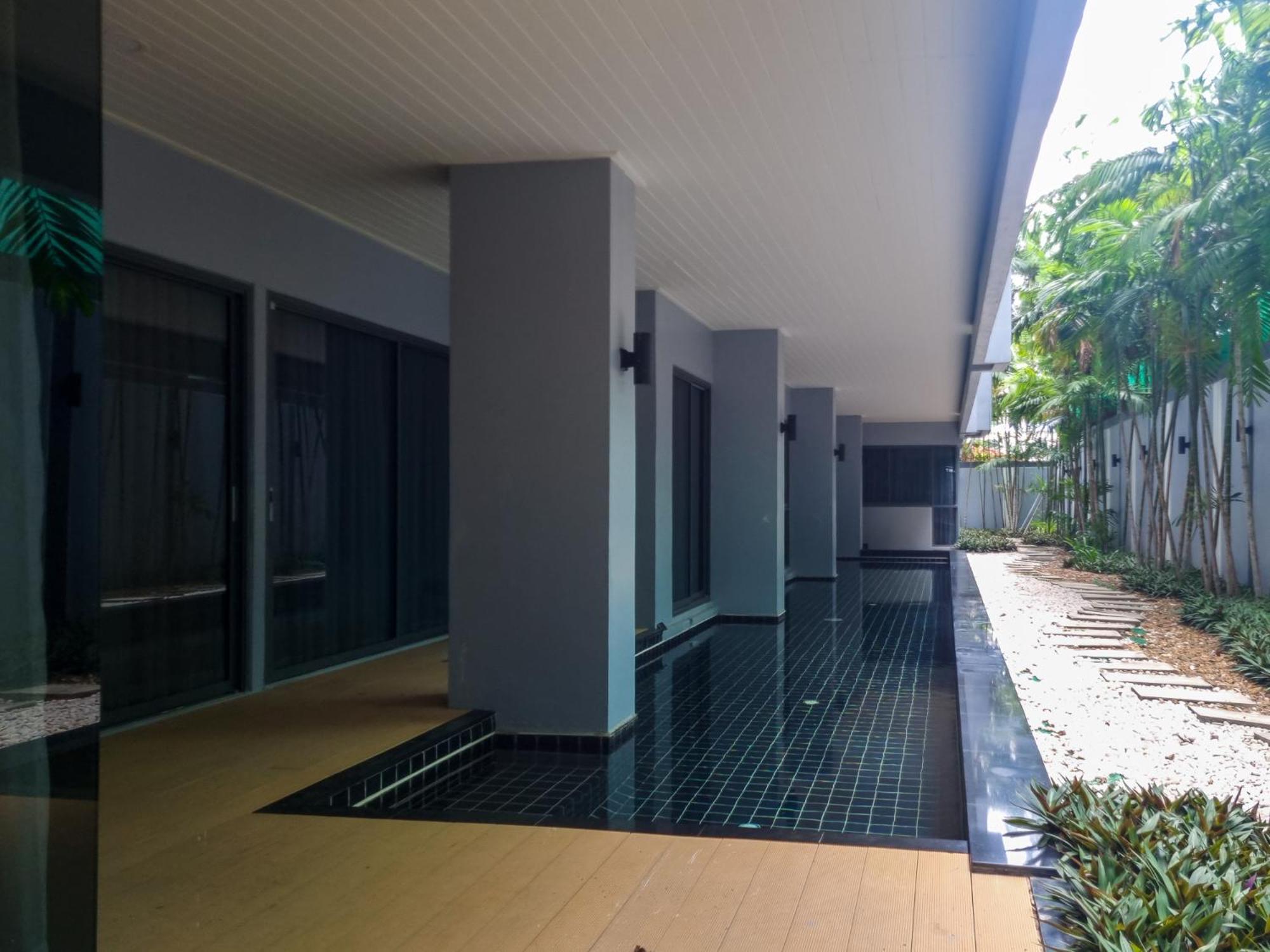 Saint Senate Residences *