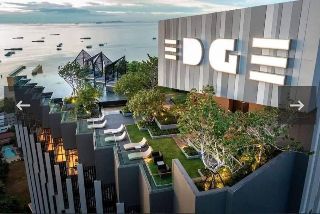 One Double The Edge Apartment *