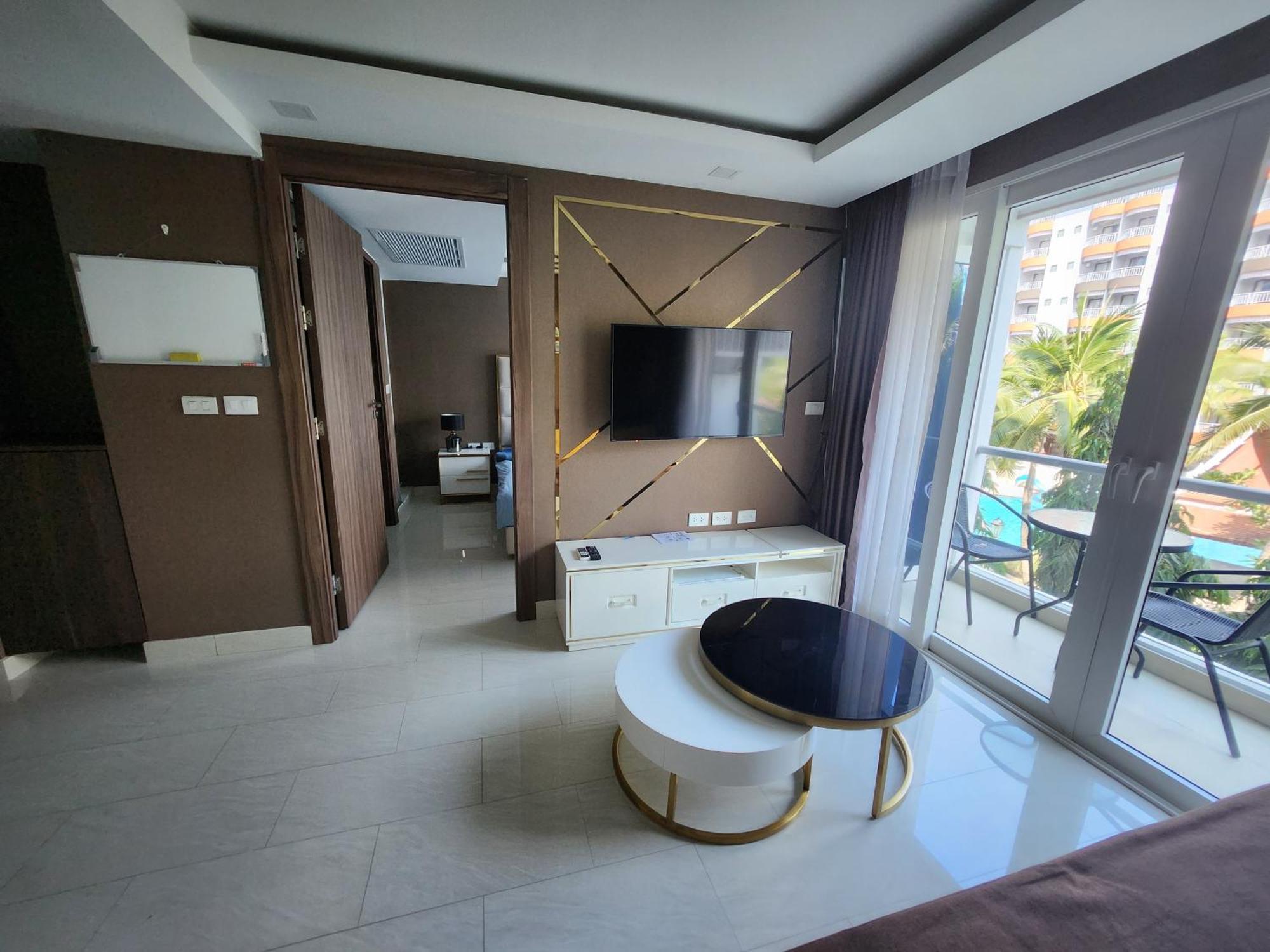 Grand Avenue Codon 芭提雅最好的公寓空间大 安静 素质高 Pattaya