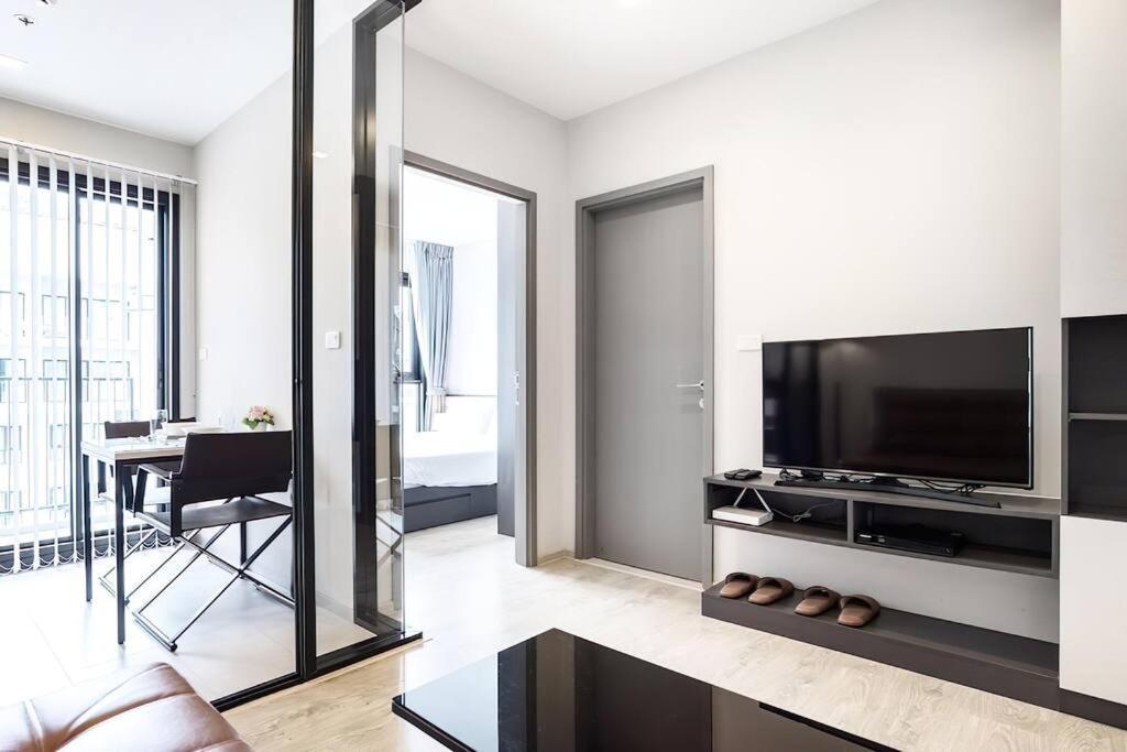 Sea View At Location, High Floor Luxury