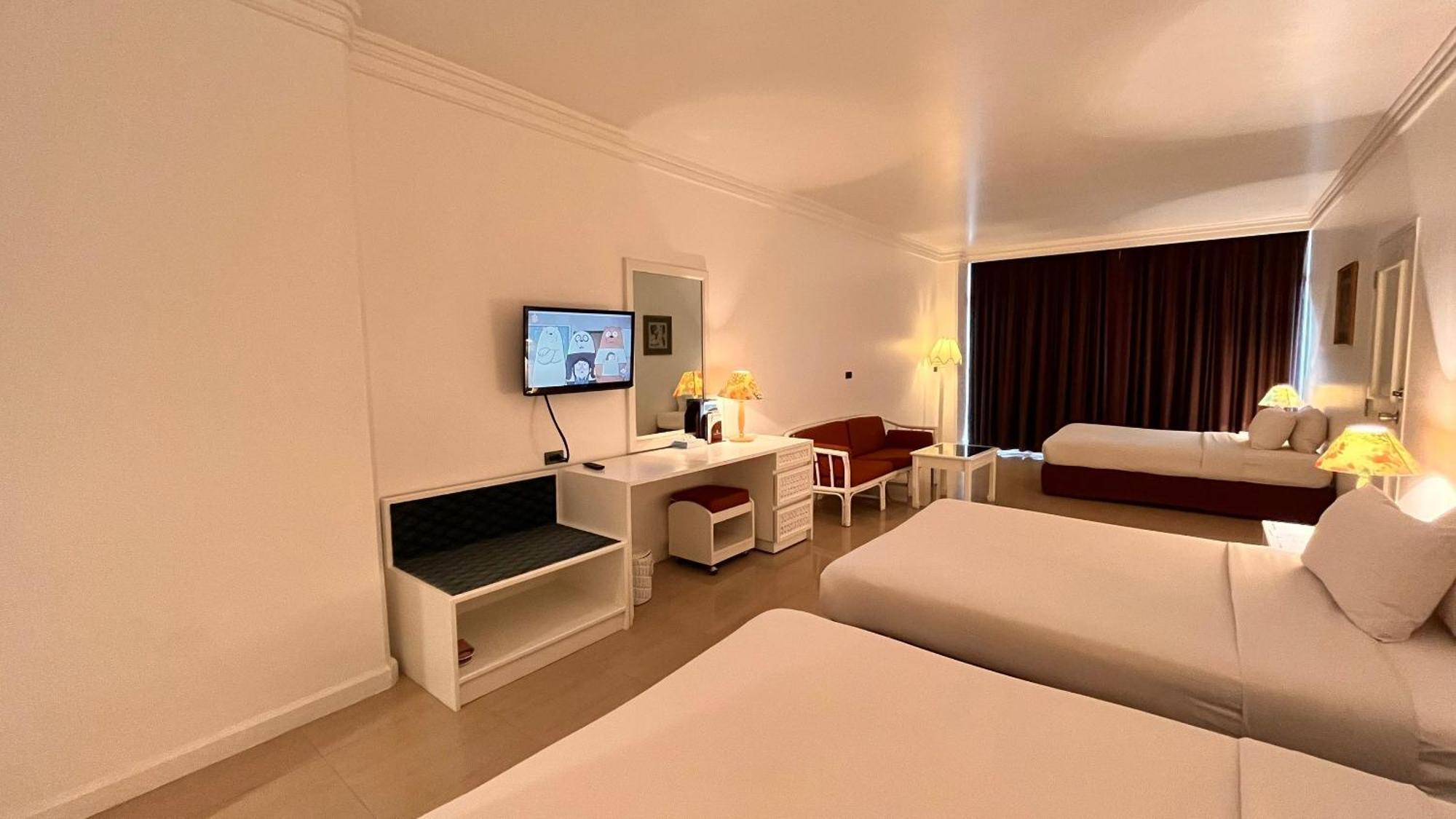 Ambassador Jomtien Ocean Wing - Sha Hotel