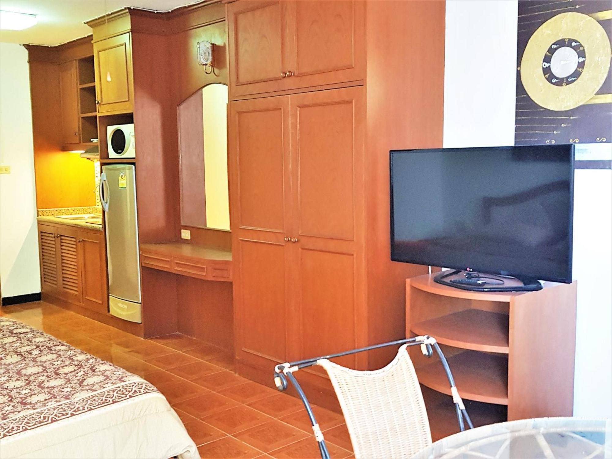 Thepthip Mansion Pratumak Pattaya