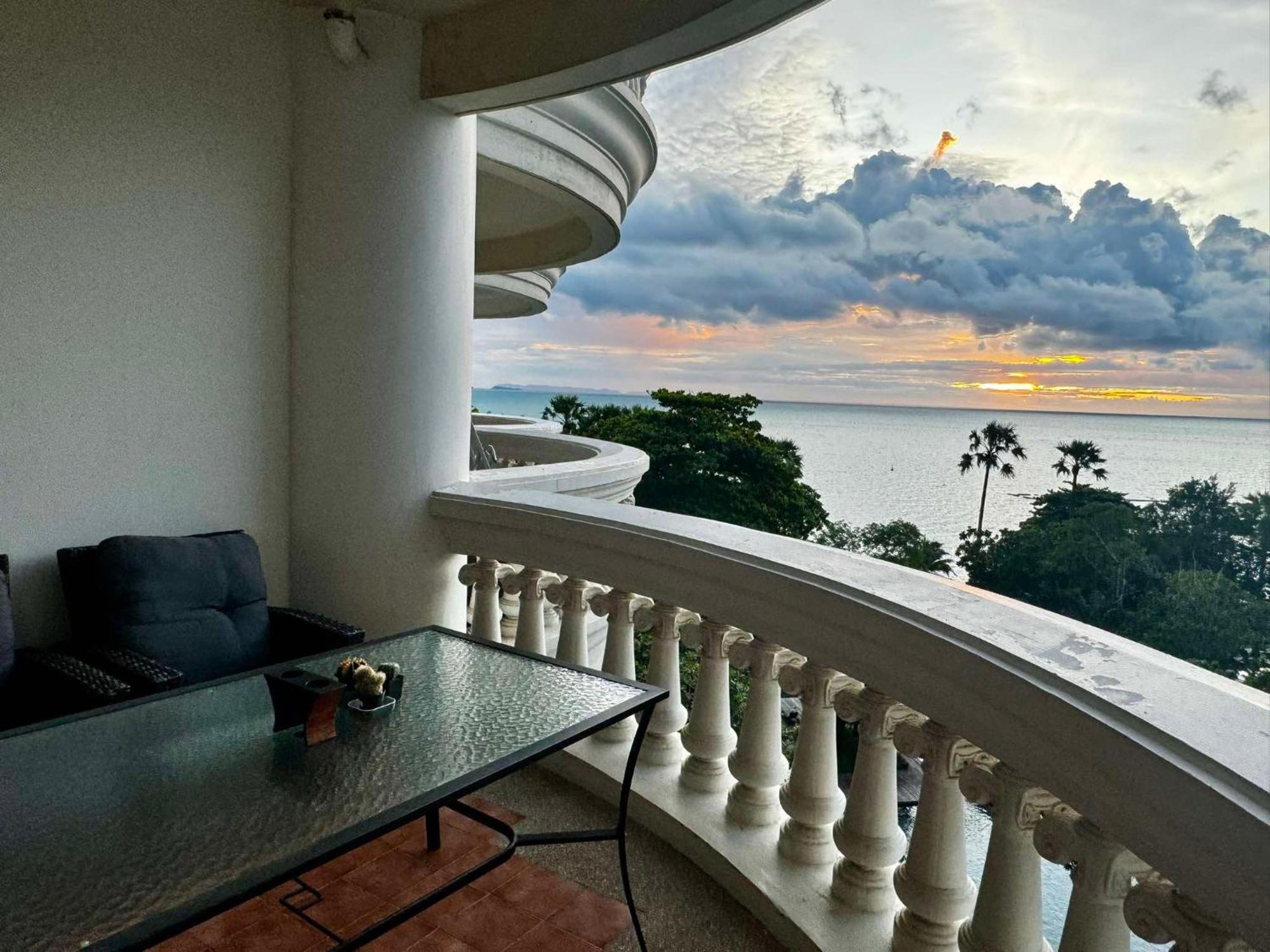 Sky Sea View