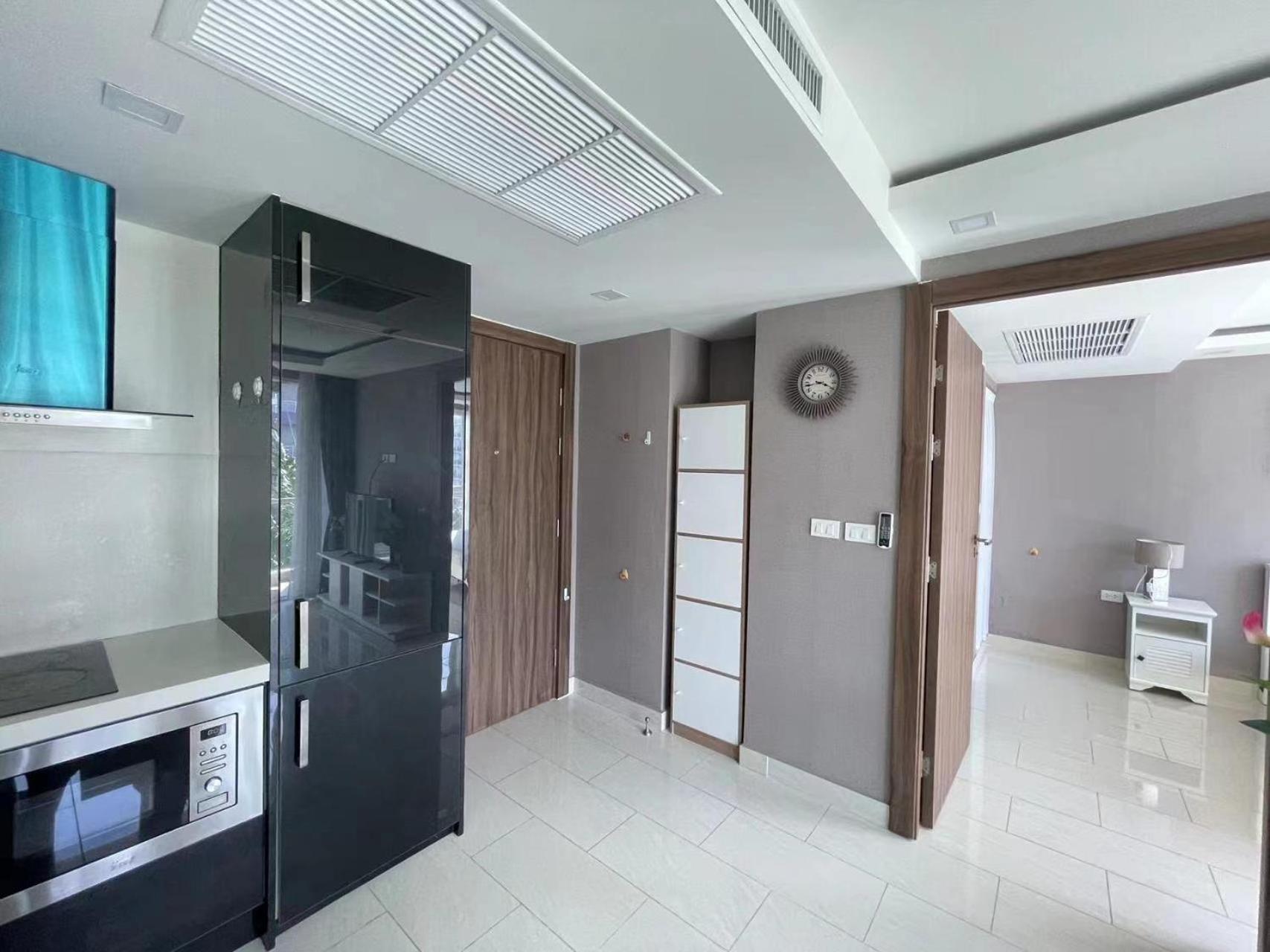 Apartment 芭堤雅市中心 Grand Avenue 一卧室公寓城景酒吧街 高速互联网智能电视