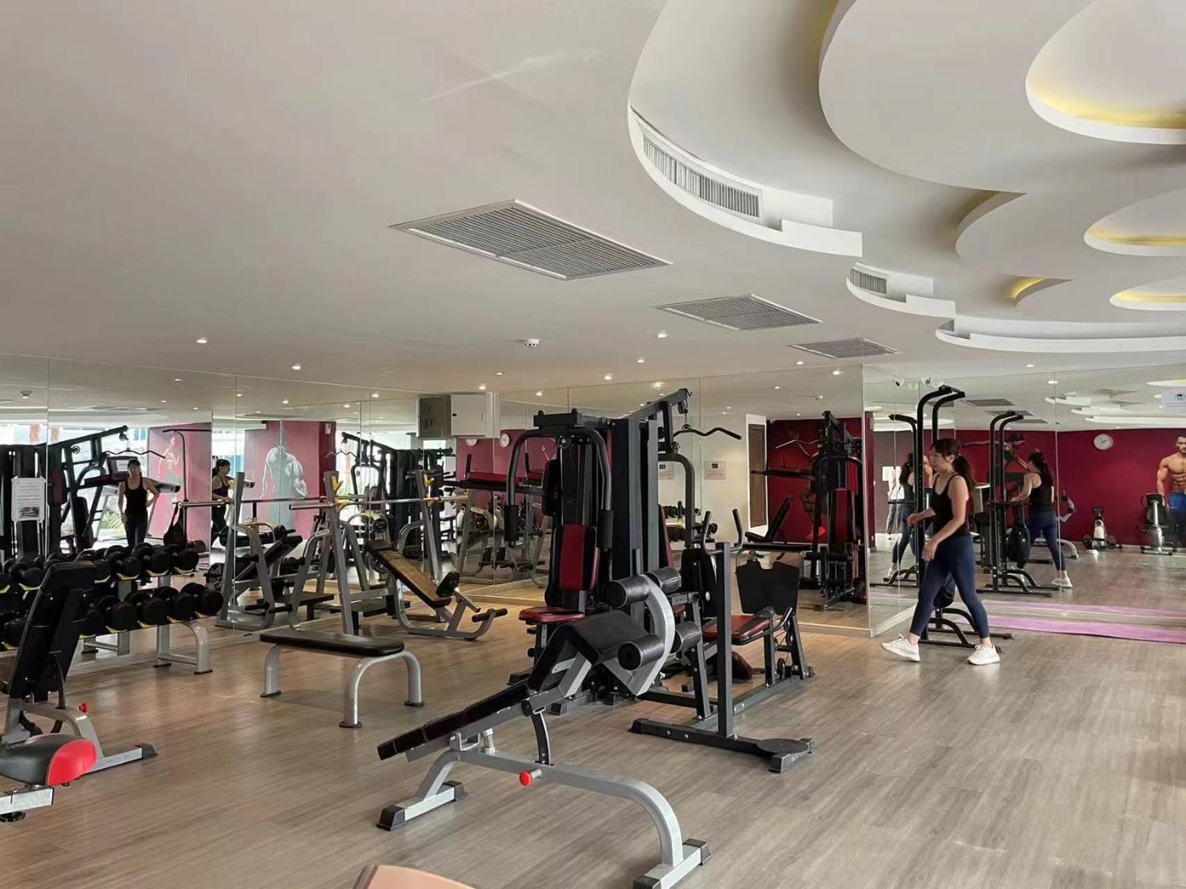 Apartment 芭堤雅市中心 Grand Avenue 一卧室公寓城景酒吧街 高速互联网智能电视