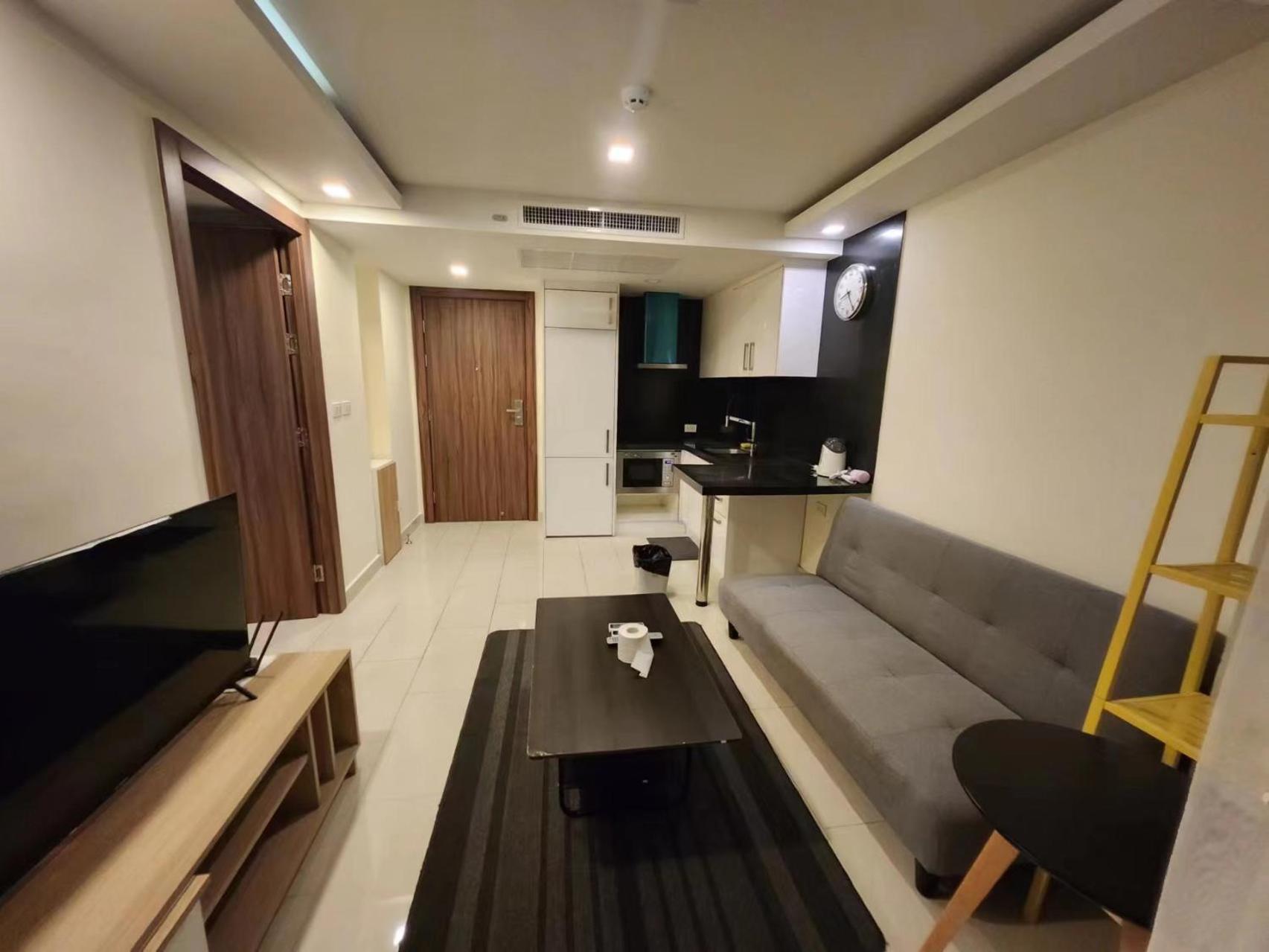 Apartment 芭堤雅市中心 Grand Avenue 一卧室公寓城景酒吧街 高速互联网智能电视 Pattaya